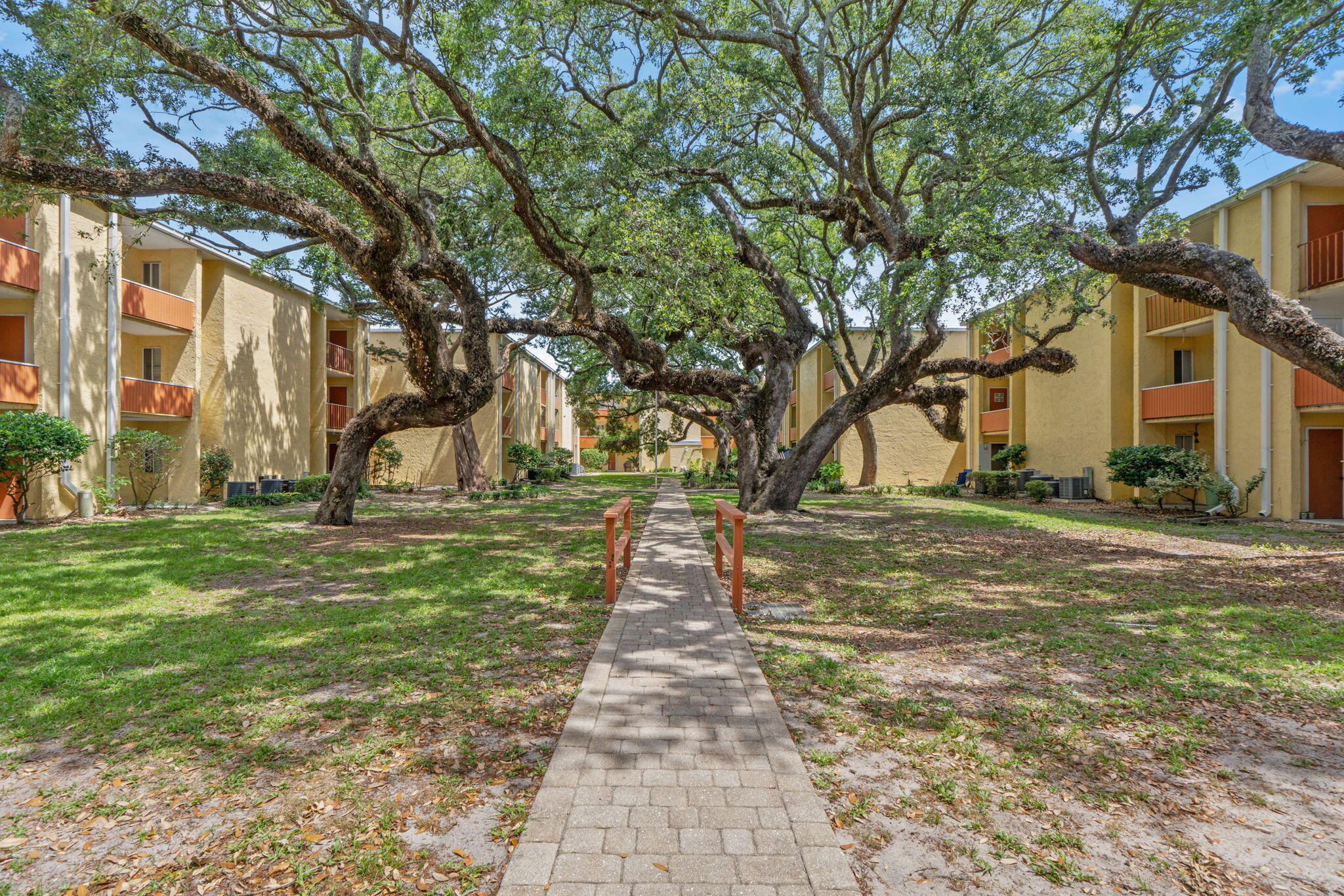 CEDARS CONDO - Residential