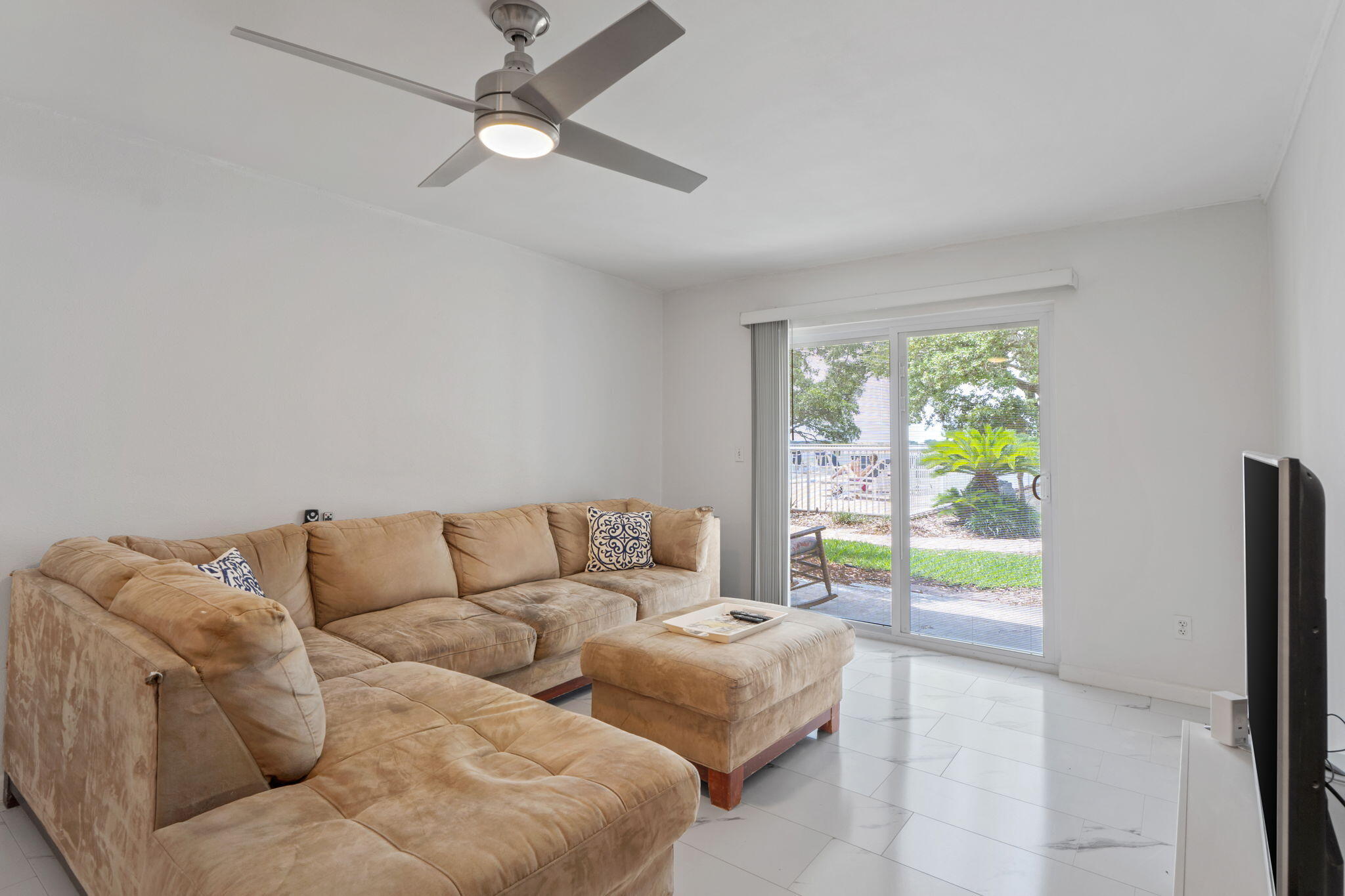 CEDARS CONDO - Residential