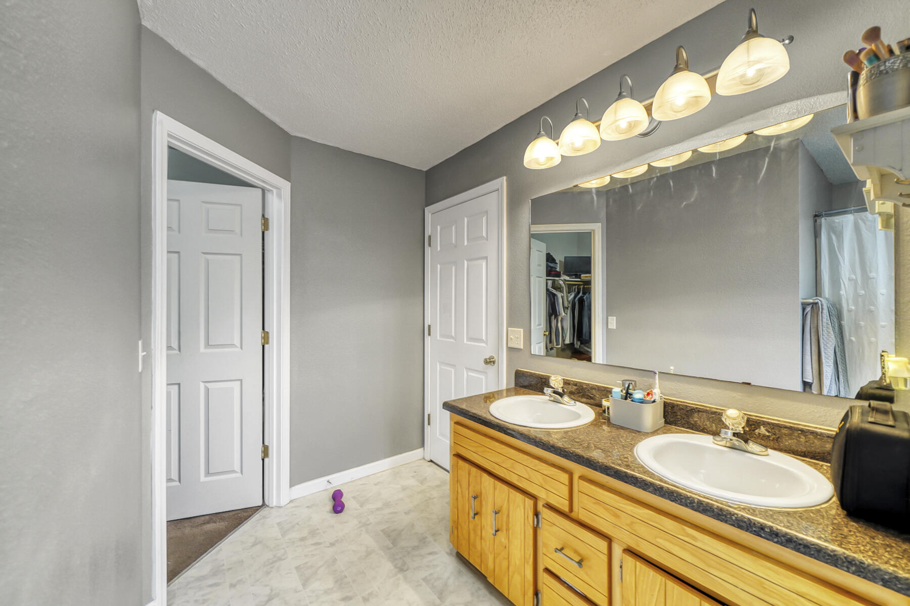 WINDSOR VILLAGE - Residential