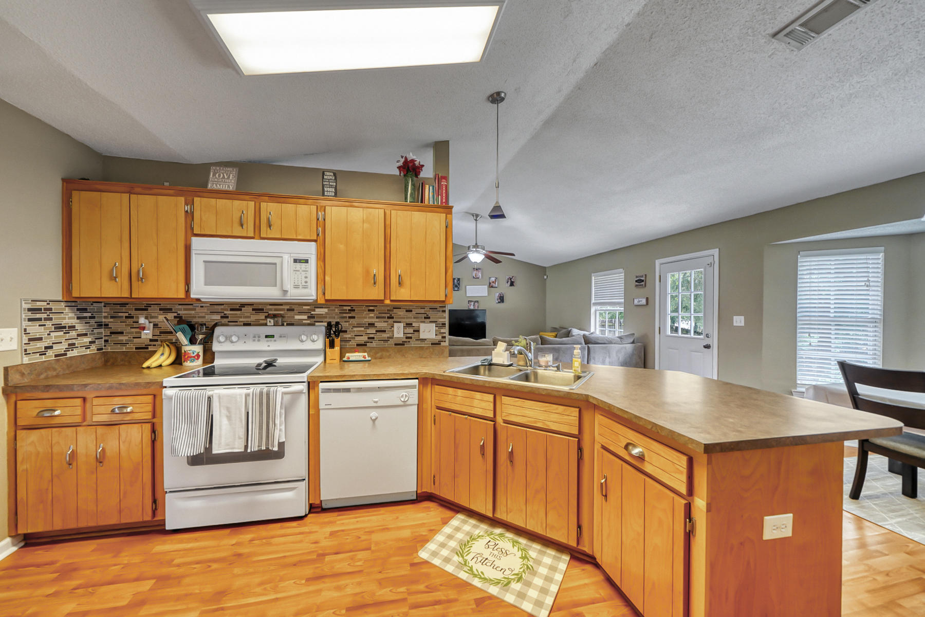 WINDSOR VILLAGE - Residential