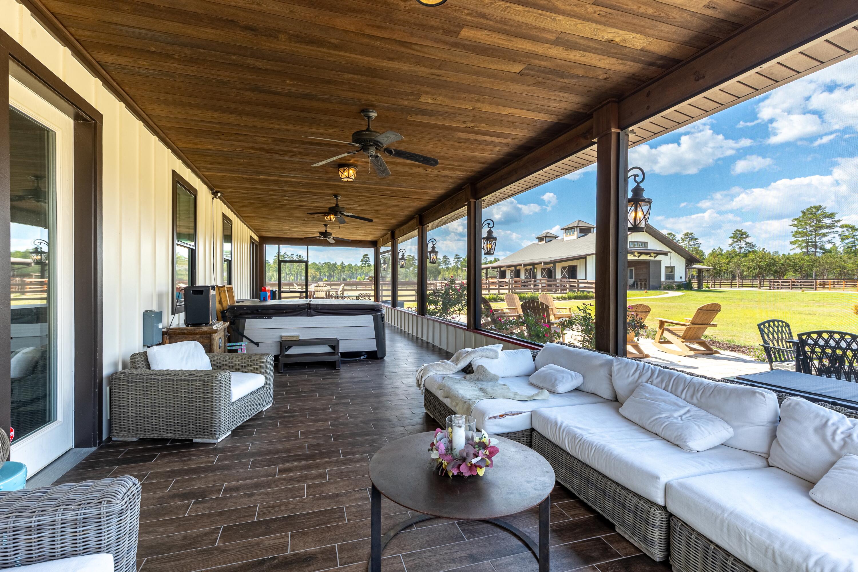 STABLES AT SANDY PINE - Farm