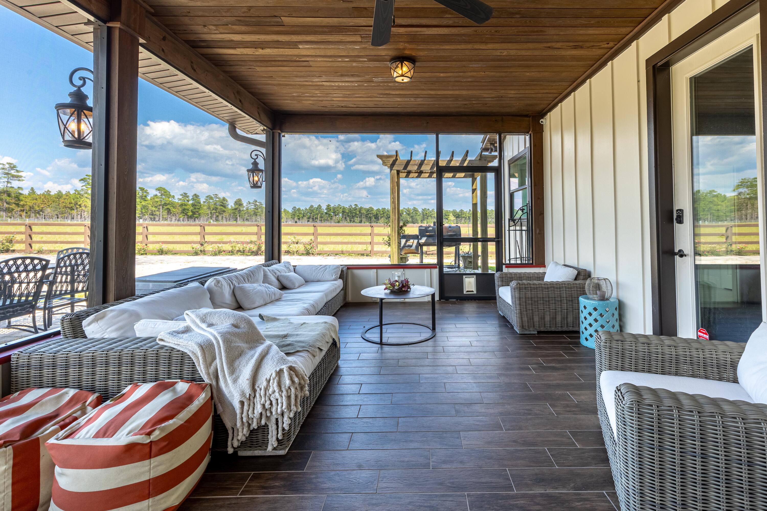 STABLES AT SANDY PINE - Farm