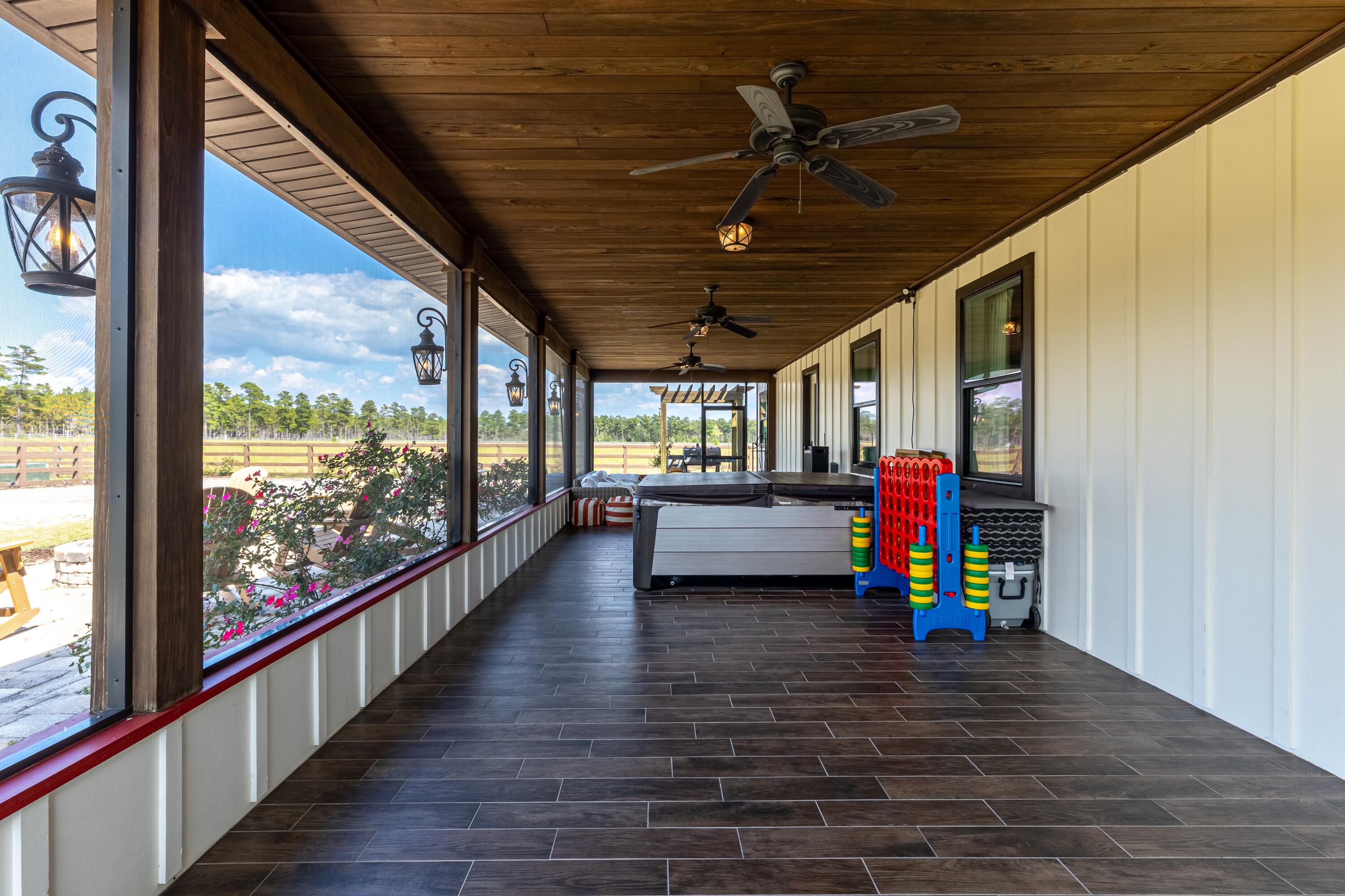 STABLES AT SANDY PINE - Farm