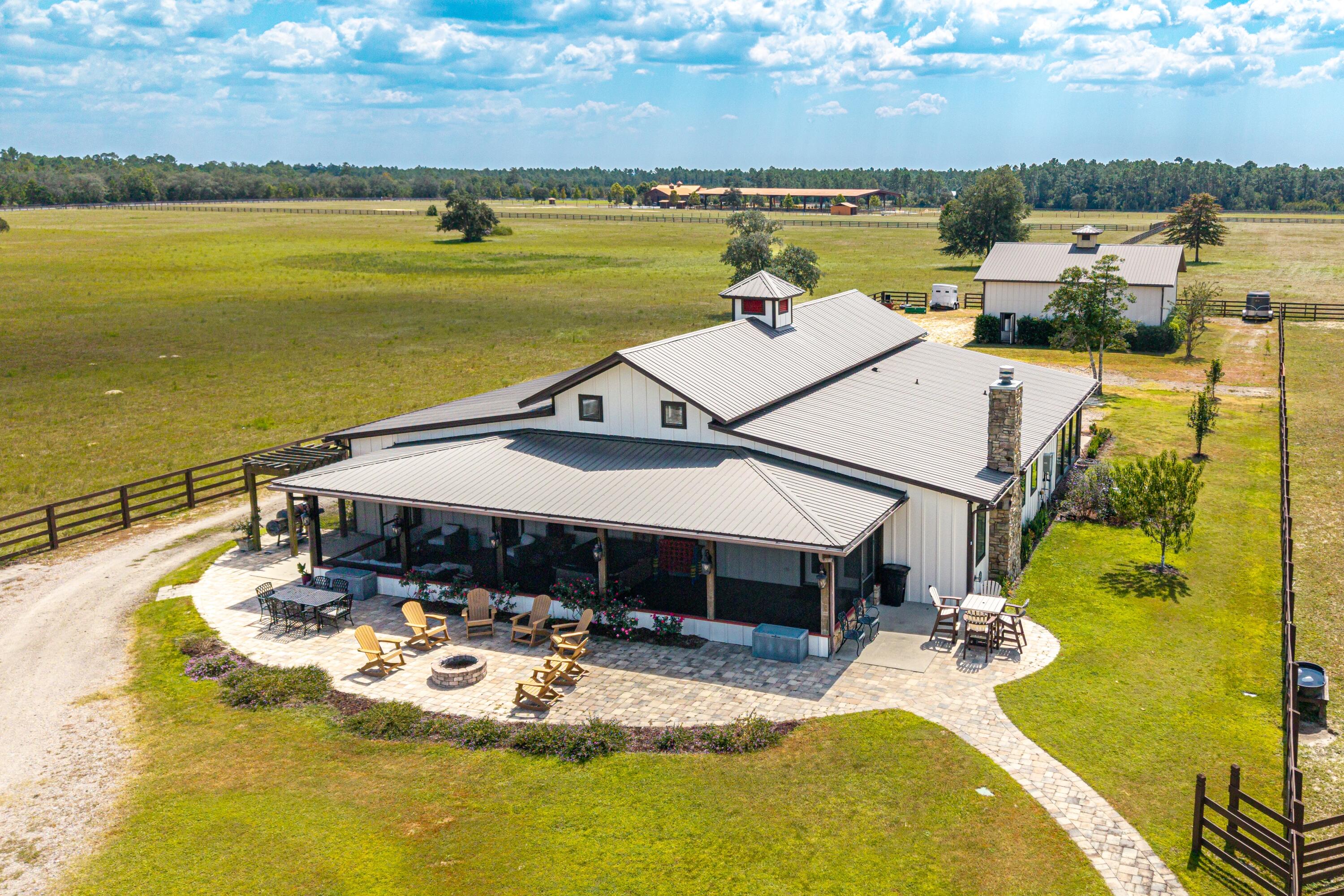 STABLES AT SANDY PINE - Farm
