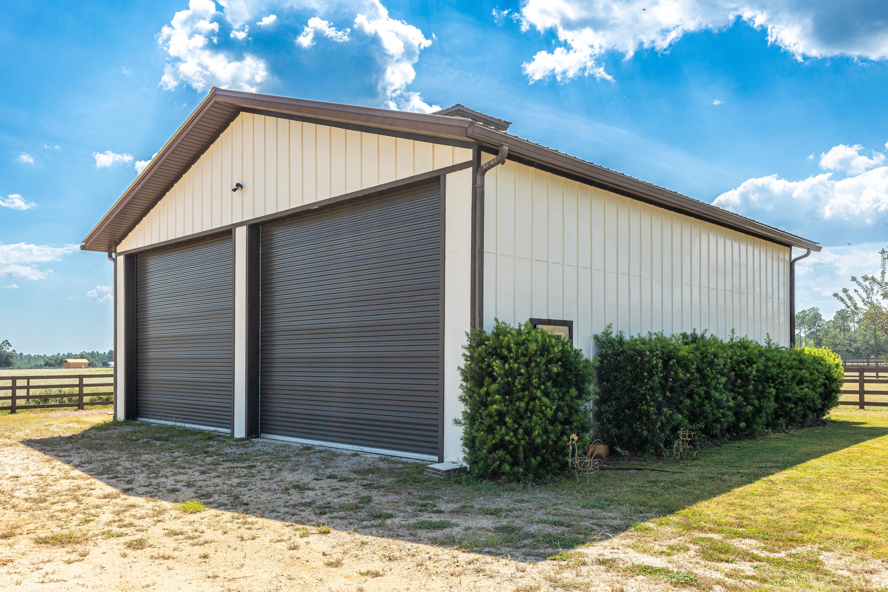 STABLES AT SANDY PINE - Farm