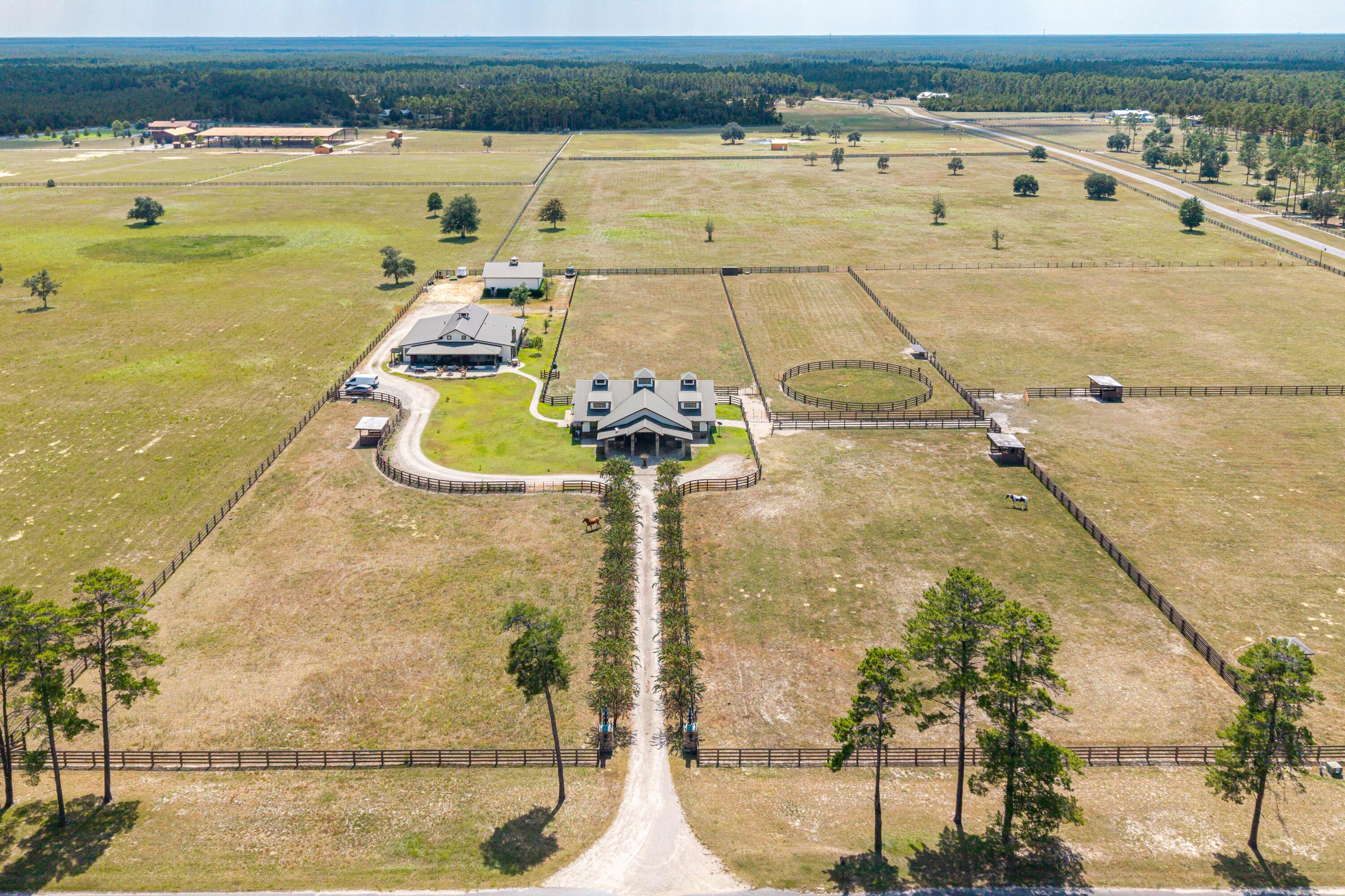 STABLES AT SANDY PINE - Farm