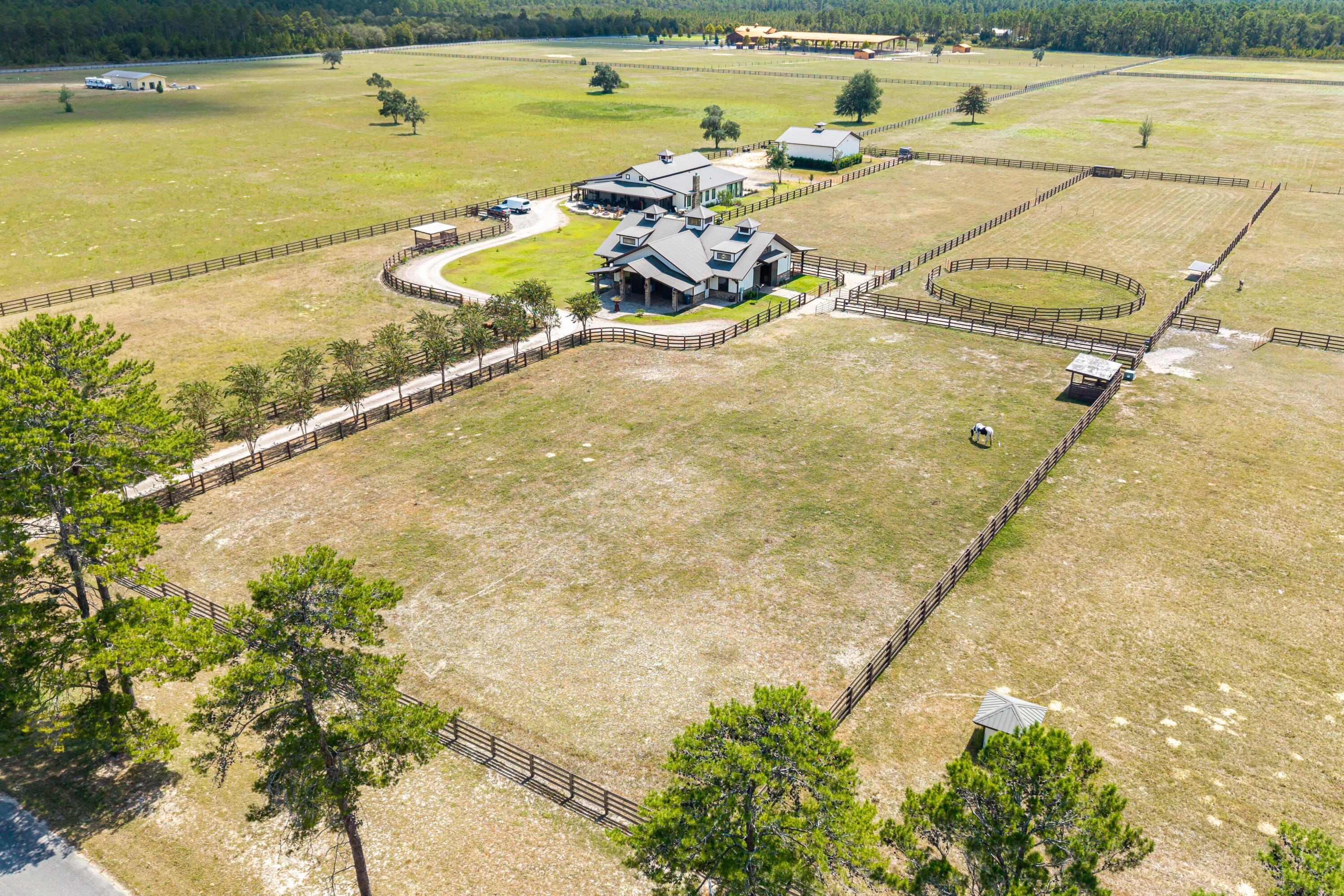 STABLES AT SANDY PINE - Farm