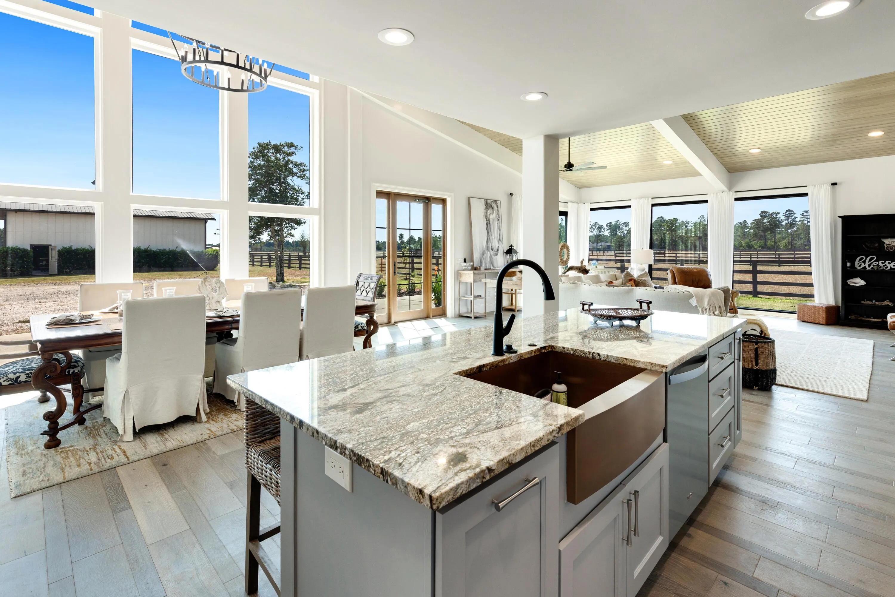 Ponce De Leon, Florida 32455, United States, 6 Bedrooms Bedrooms, ,7 BathroomsBathrooms,Residential,Active,215022