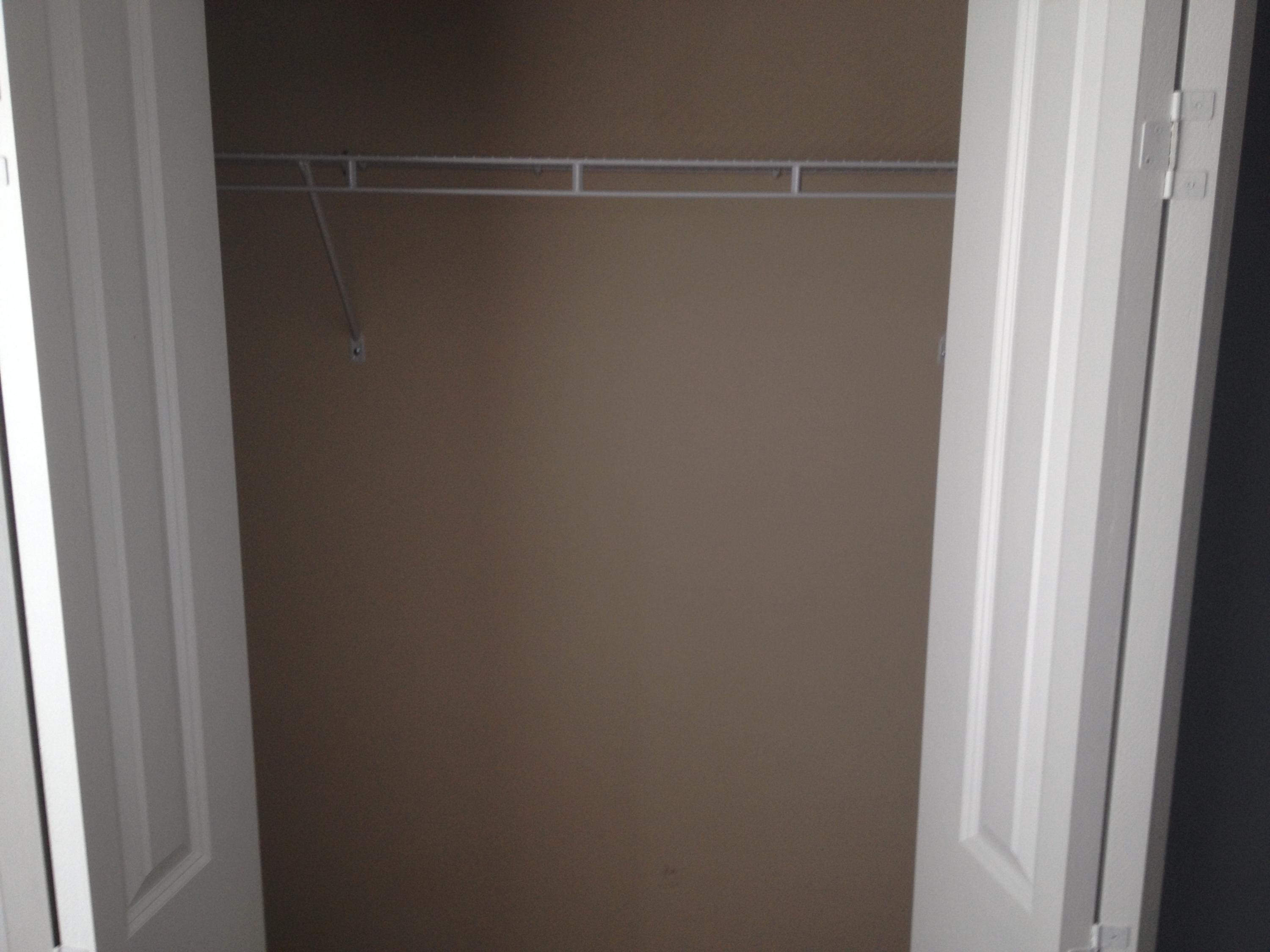 COUNTRYVIEW ESTATES - Residential Lease