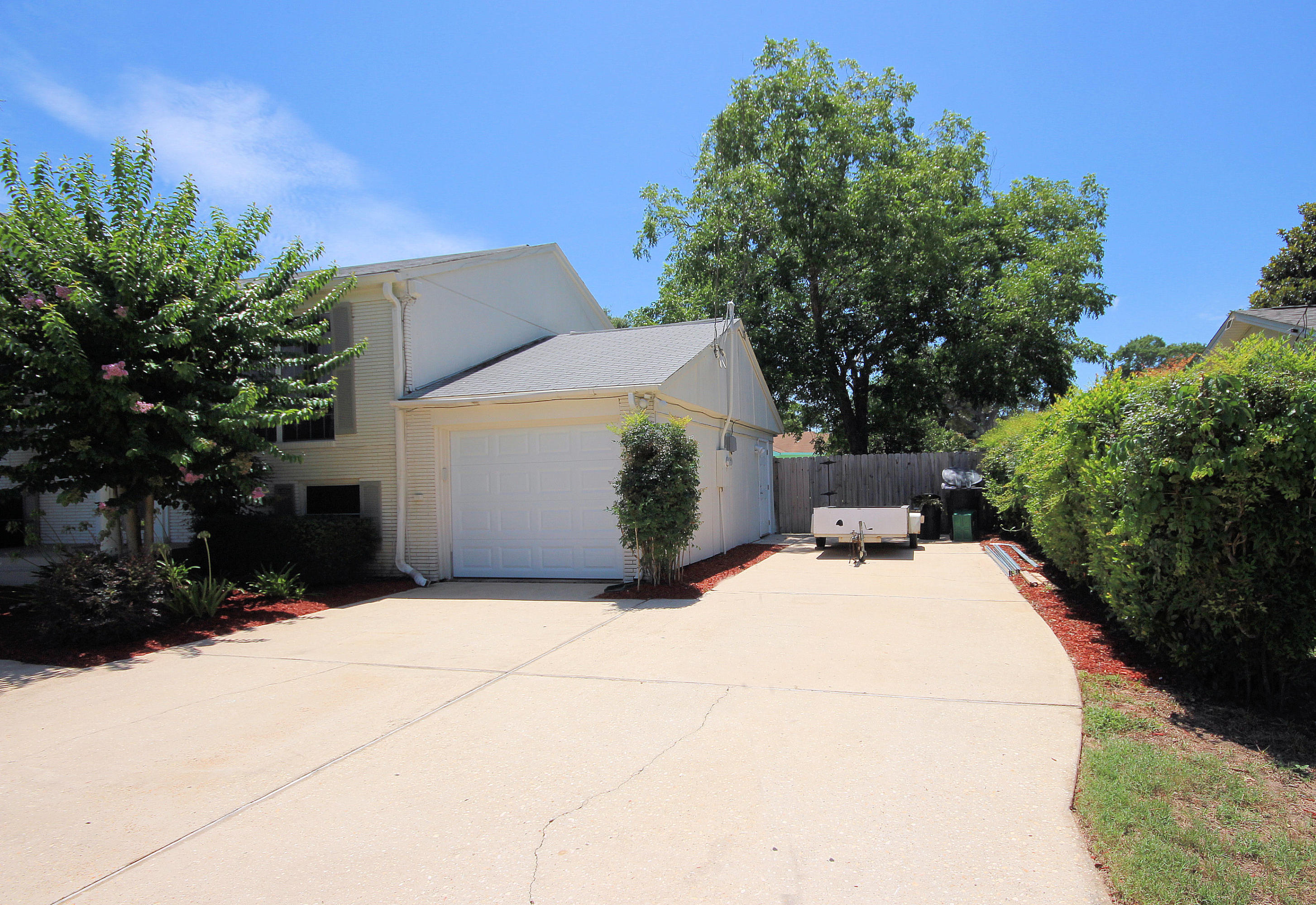 BAYOU WOODS - Residential