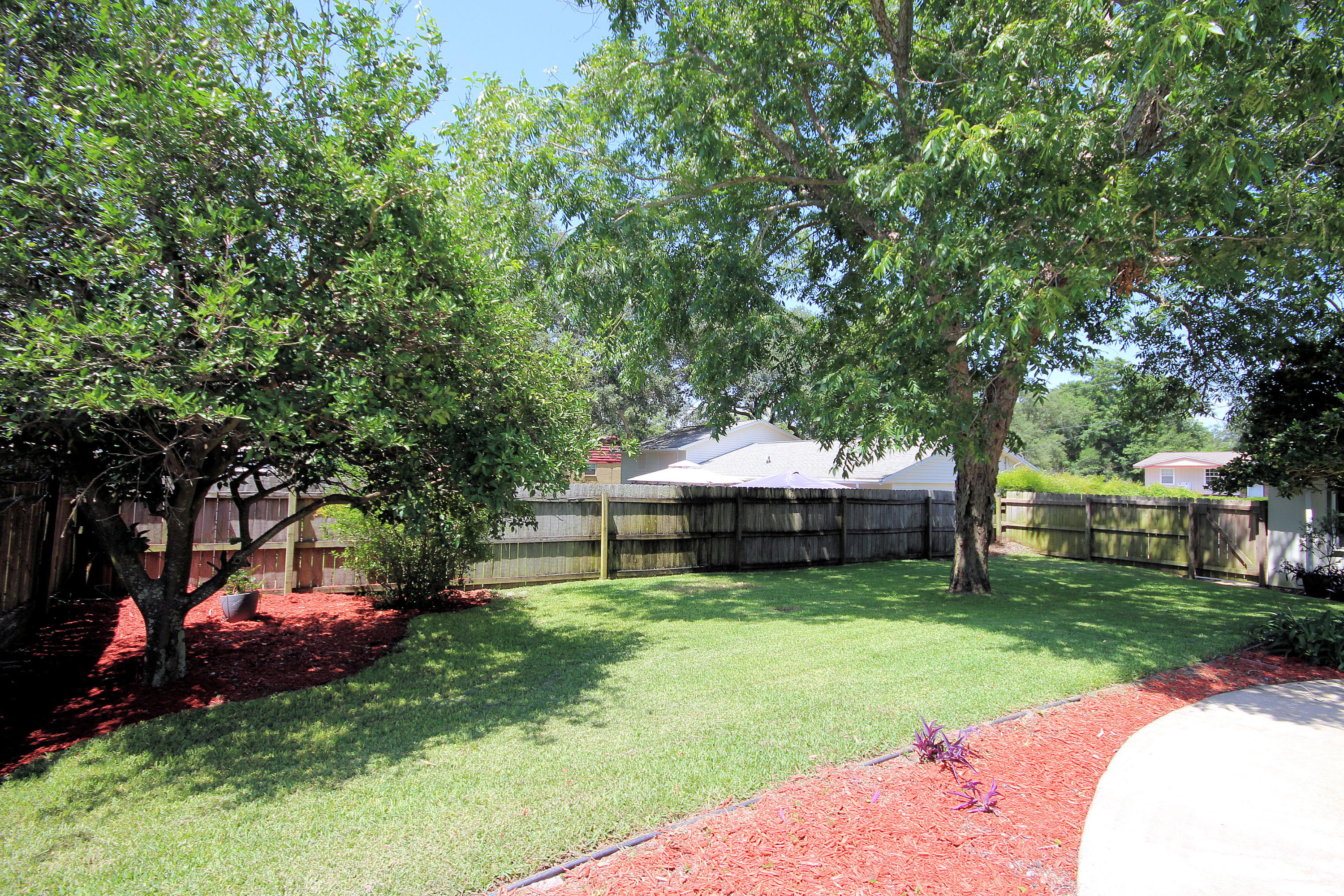 BAYOU WOODS - Residential