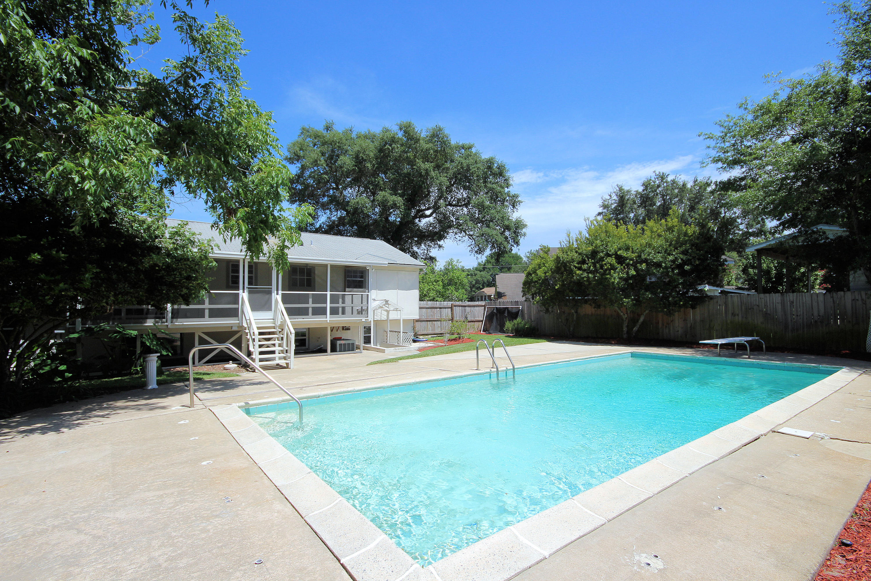 BAYOU WOODS - Residential