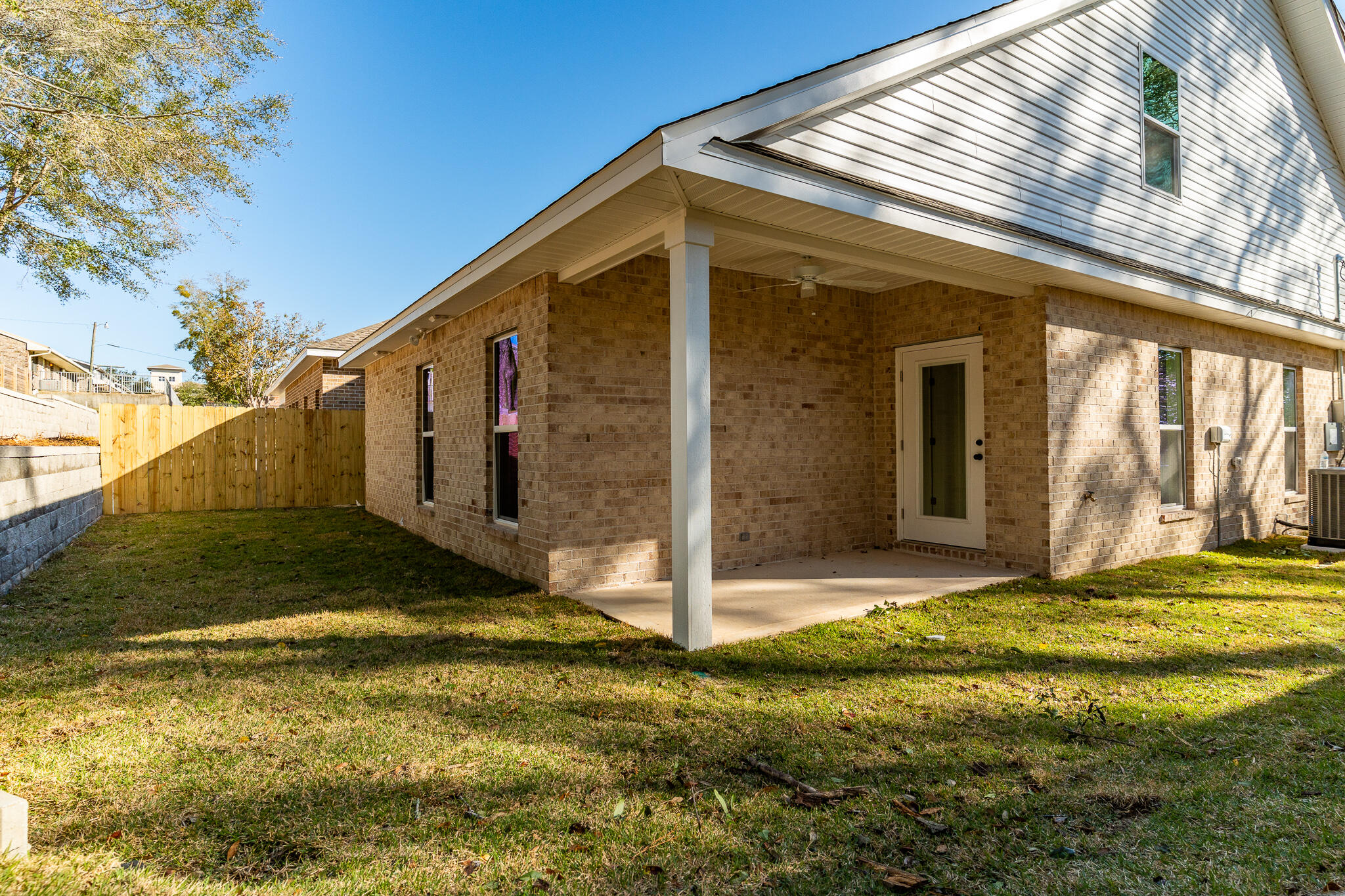 Cedar Ave - Residential