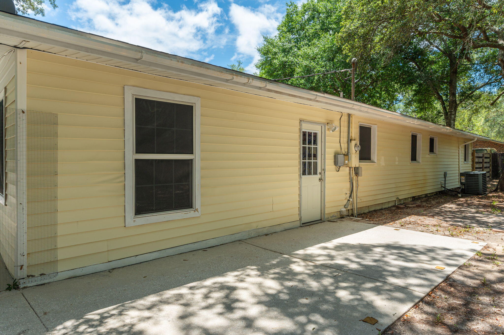 BRADYS S/D - Residential Lease