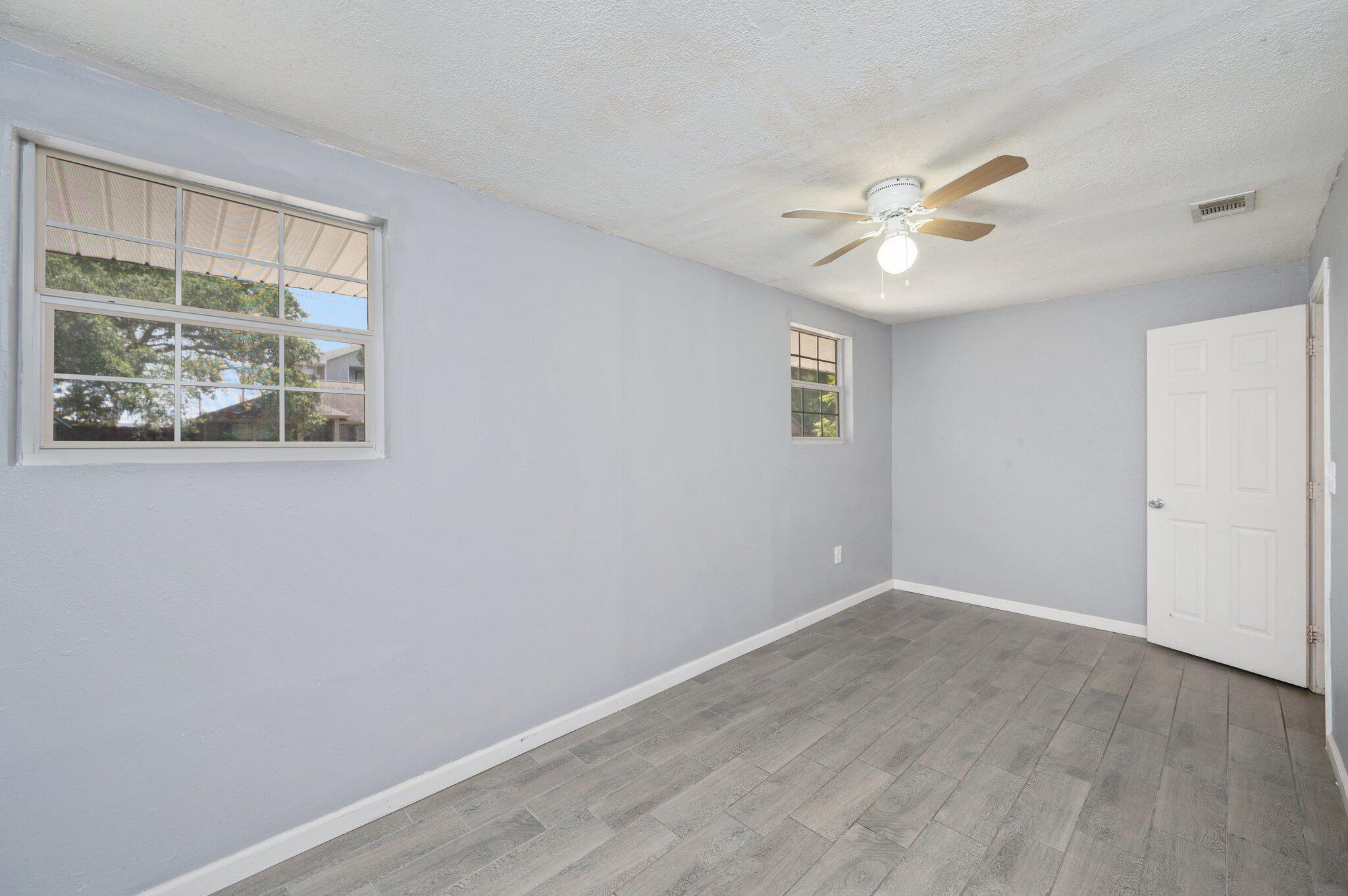 BRADYS S/D - Residential Lease