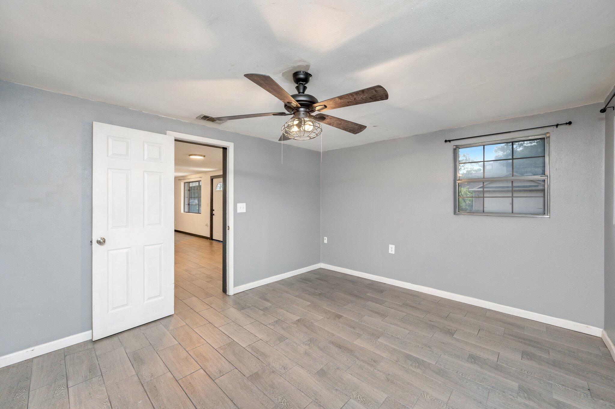 BRADYS S/D - Residential Lease