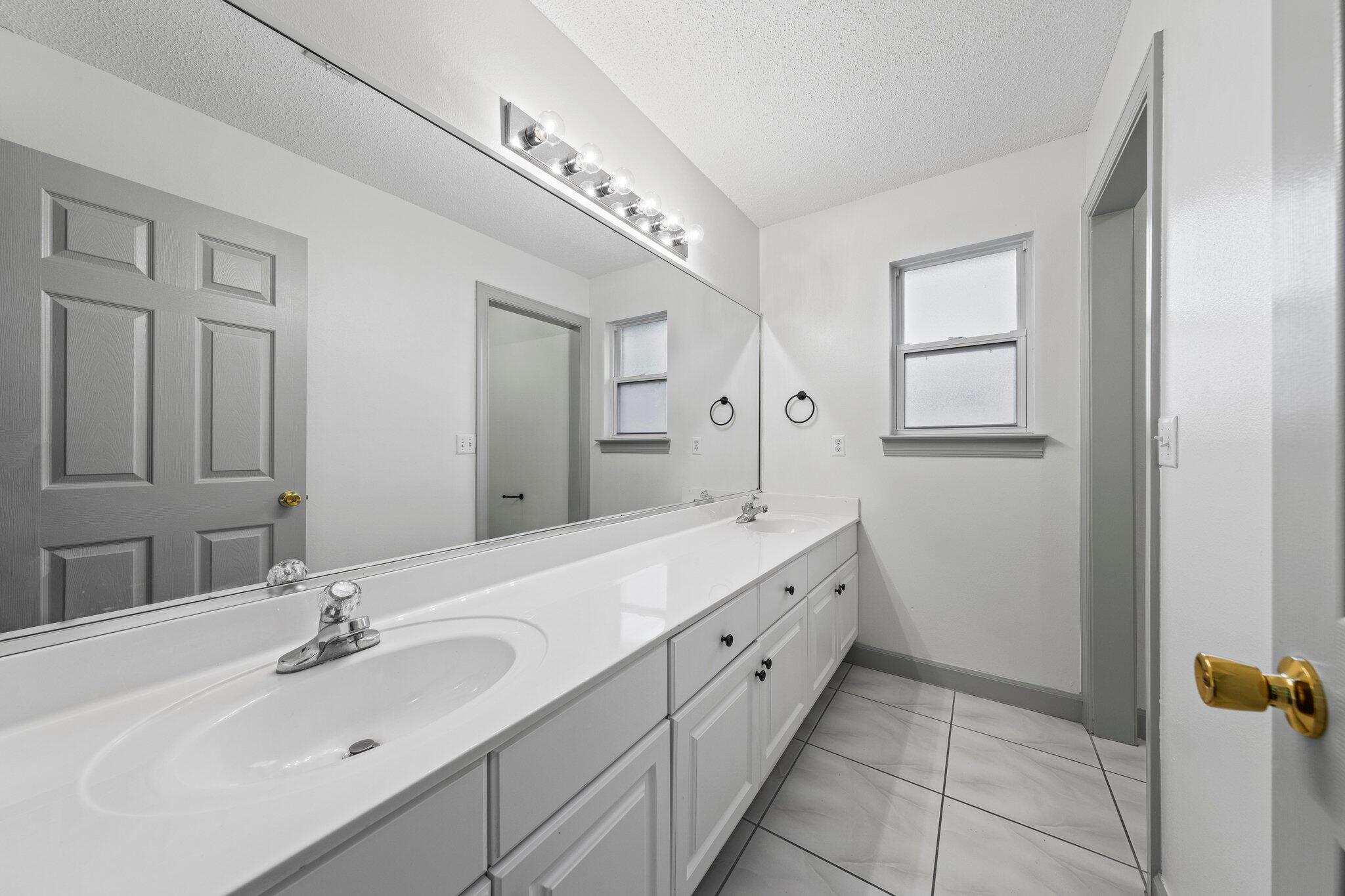 HUNTINGTON S/D PH 3 - Residential Lease