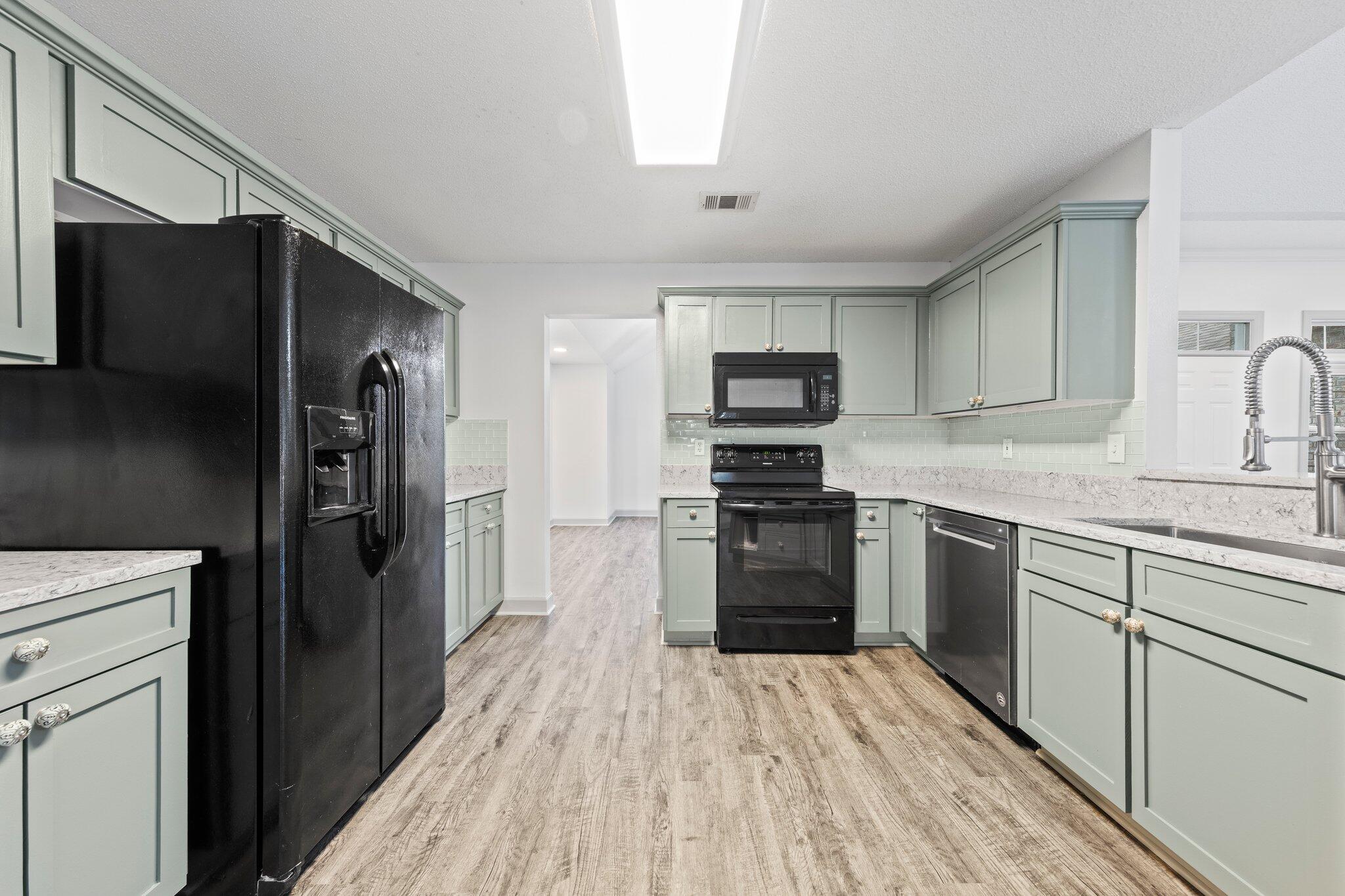 HUNTINGTON S/D PH 3 - Residential Lease