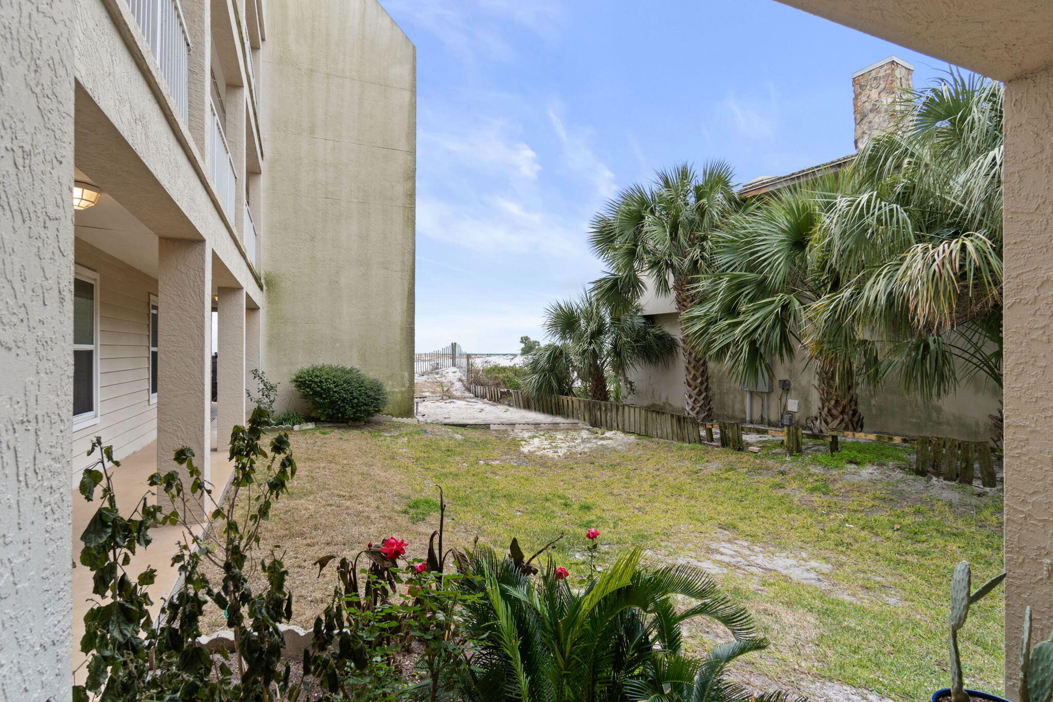 POOLSIDE VILLAS CONDO - Residential