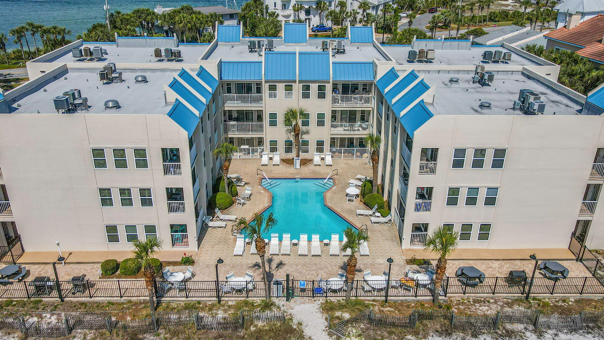 POOLSIDE VILLAS CONDO - Residential