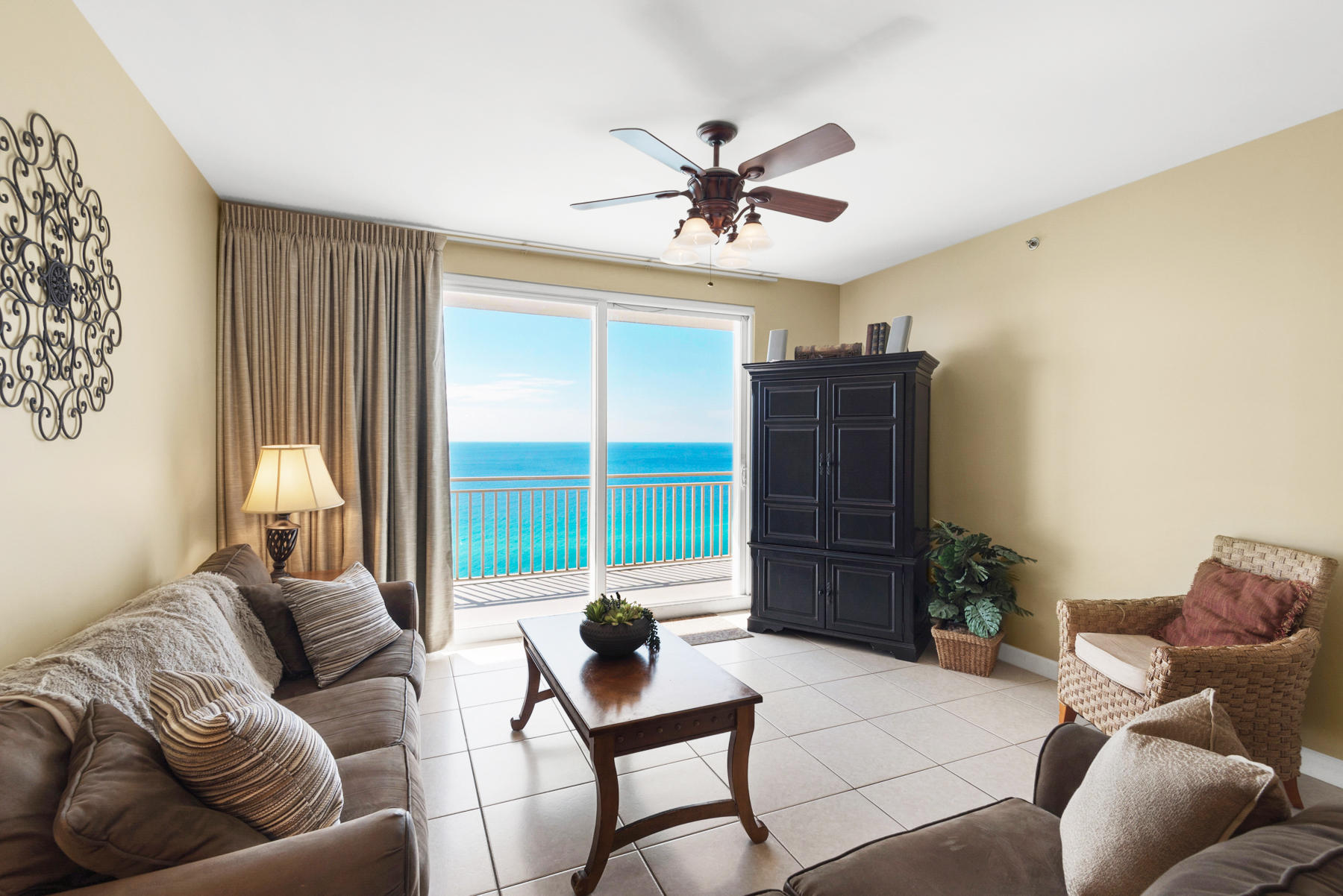 SPLASH CONDO - Residential