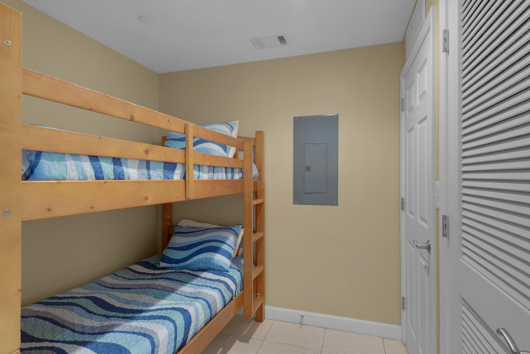 SPLASH CONDO - Residential