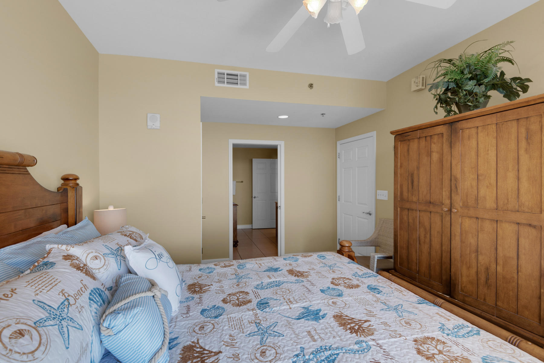 SPLASH CONDO - Residential