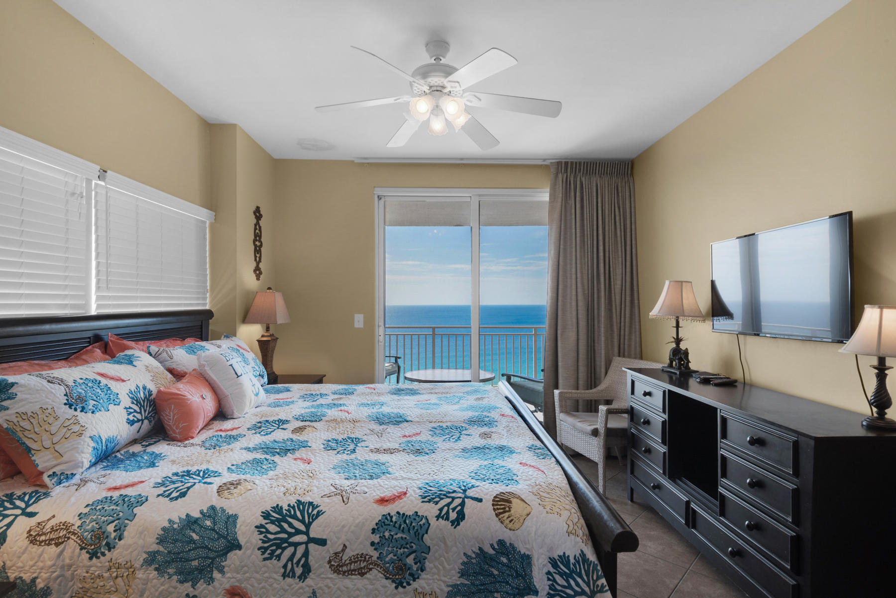 SPLASH CONDO - Residential