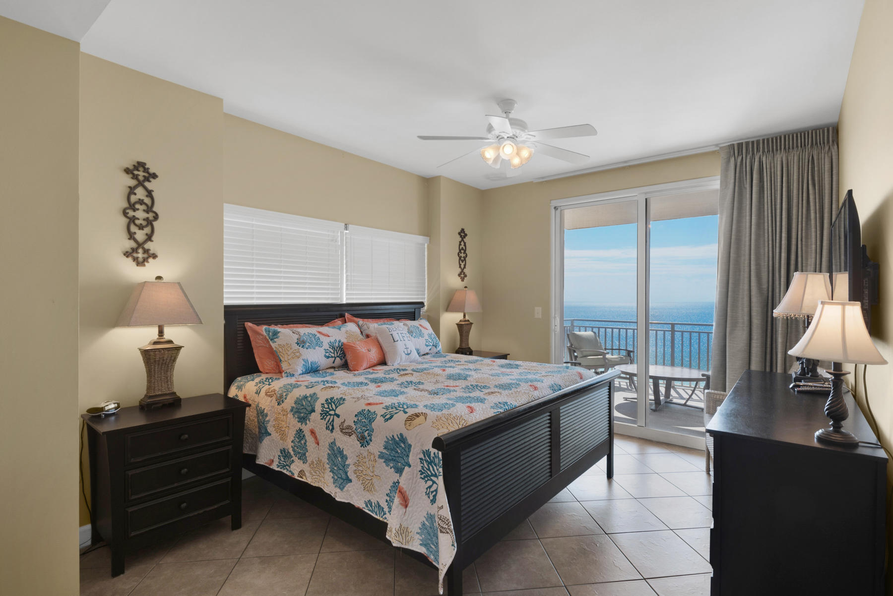 SPLASH CONDO - Residential