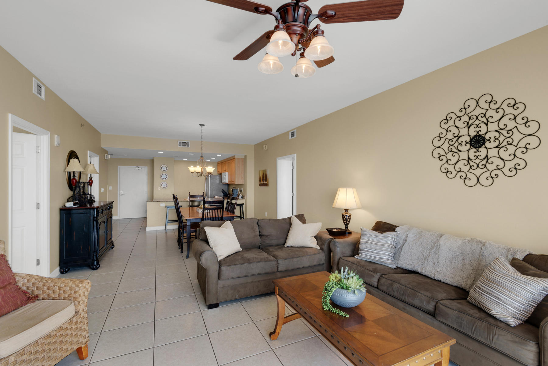 SPLASH CONDO - Residential