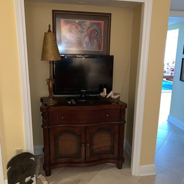 SHORELINE TOWERS 3 - Residential