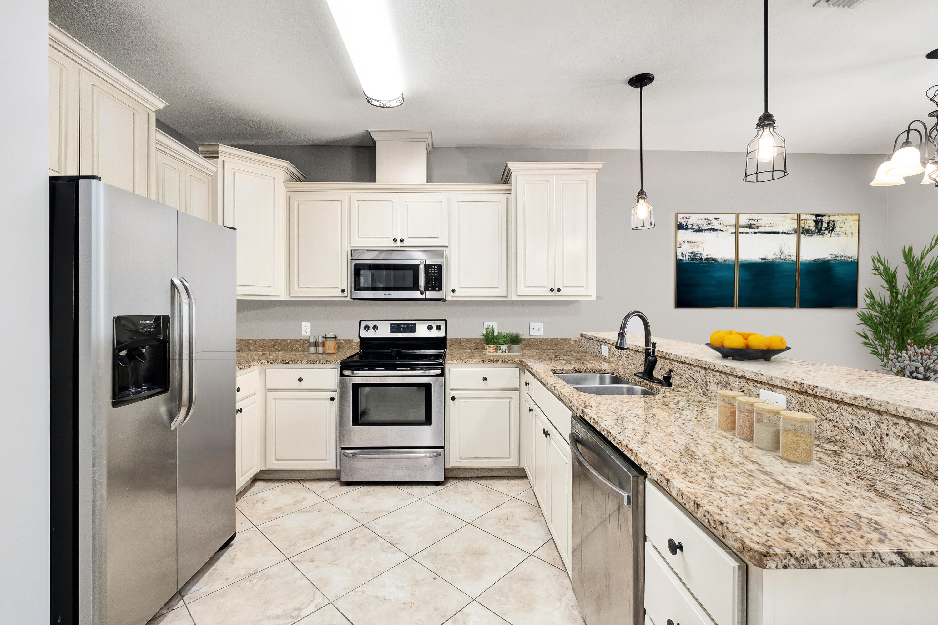 ANNABELLA'S TOWN HOMES PH II - Residential