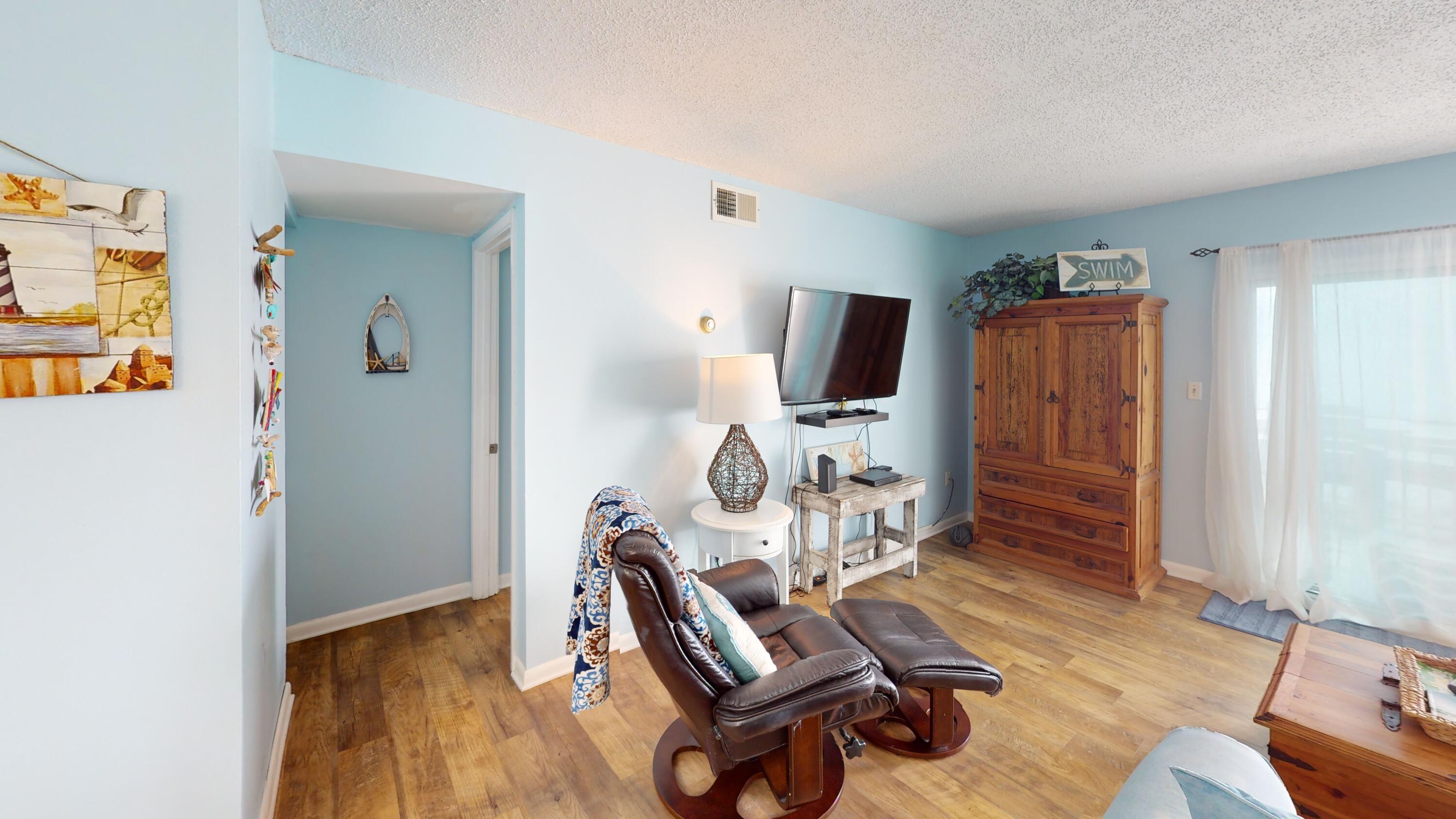 EMERALD ISLE - Residential