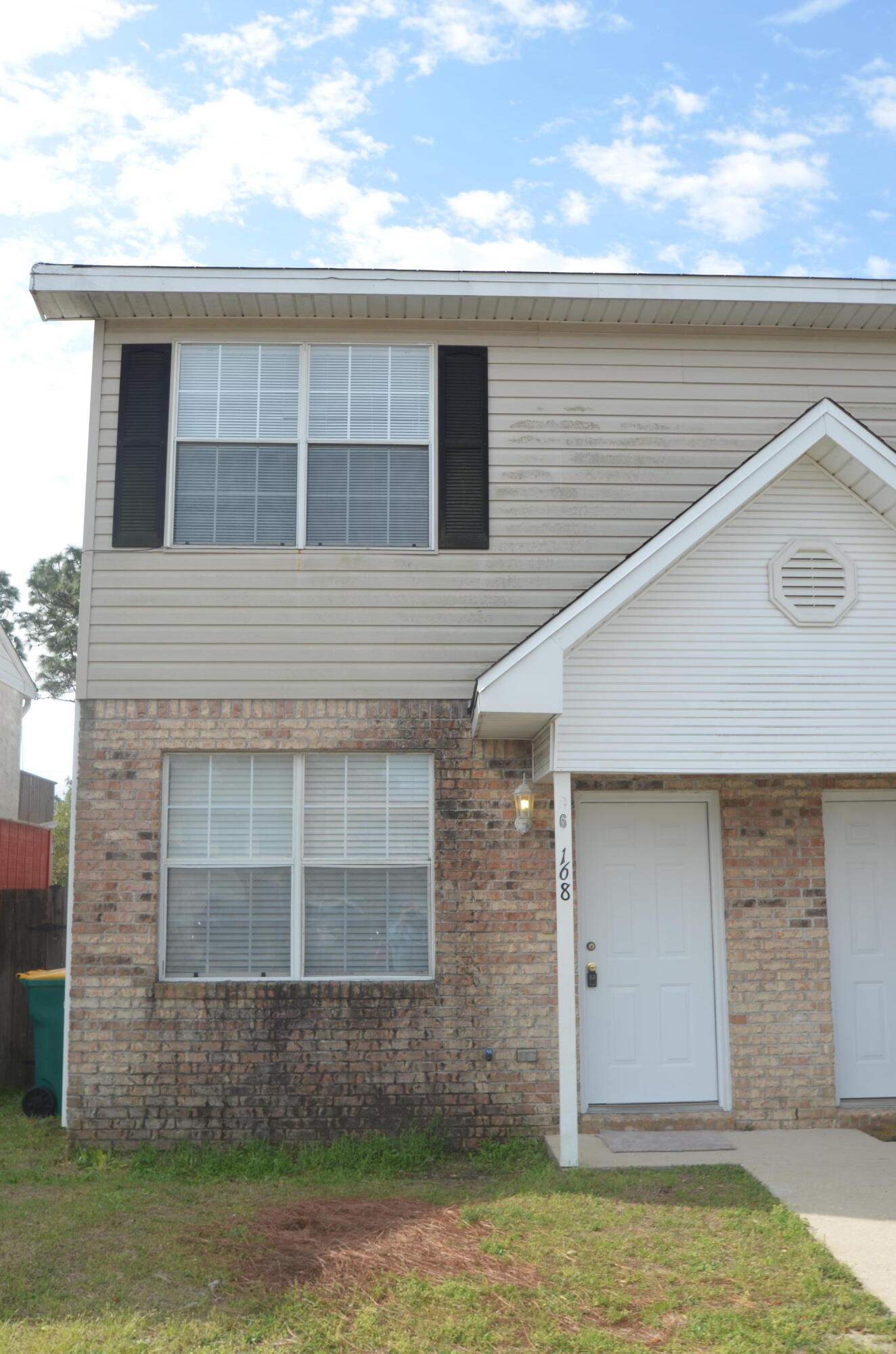 PORT DIXIE - Residential Lease