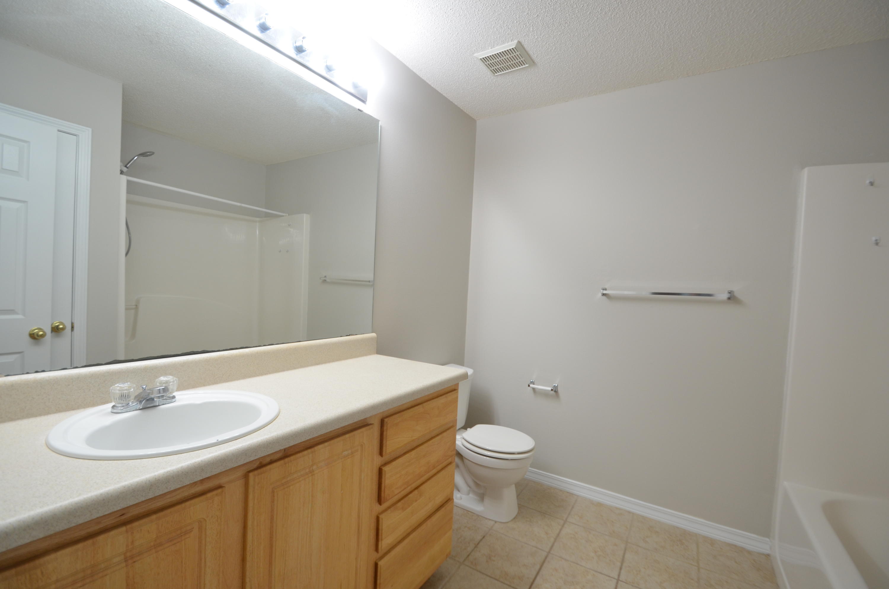 PORT DIXIE - Residential Lease