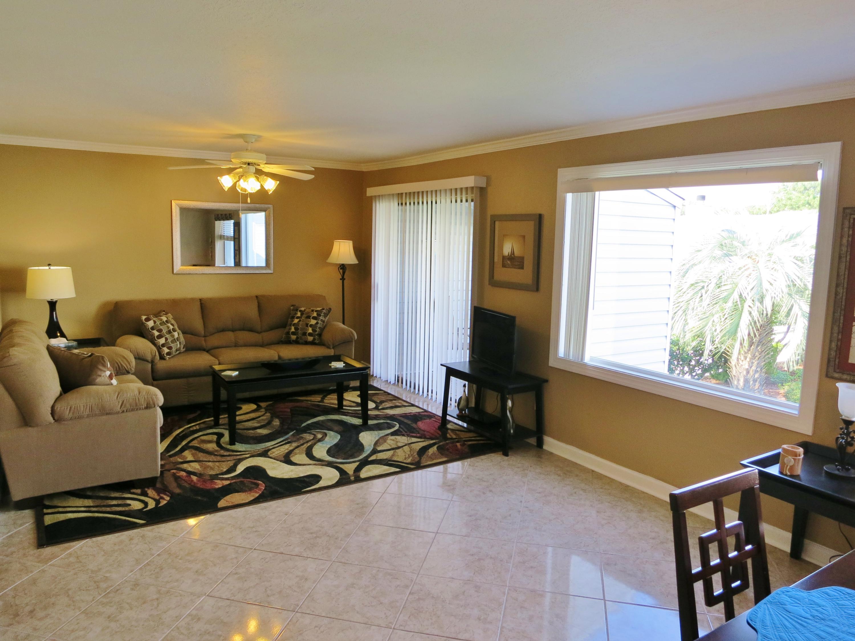 FINISTERRA CONDO - Residential