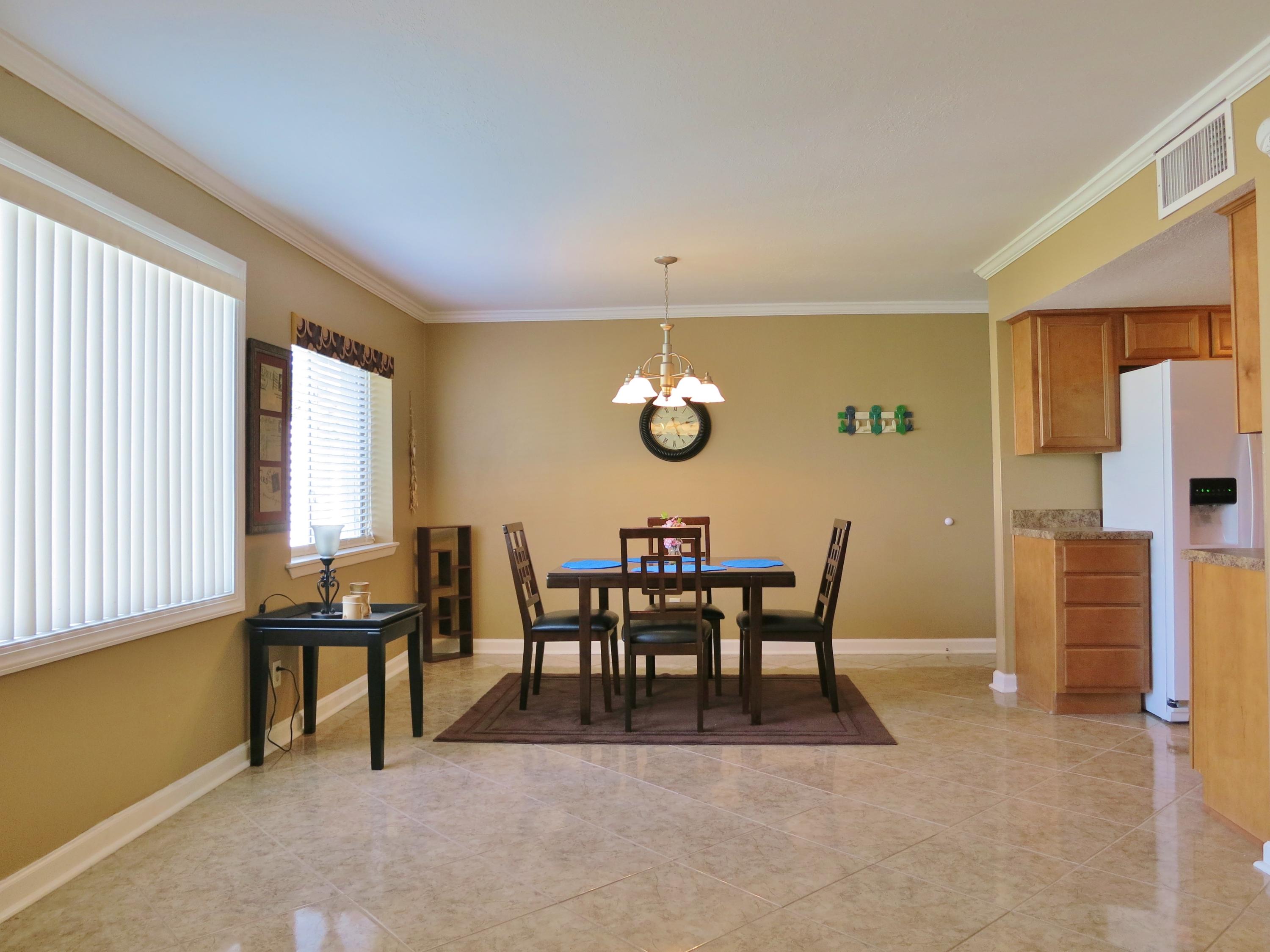 FINISTERRA CONDO - Residential