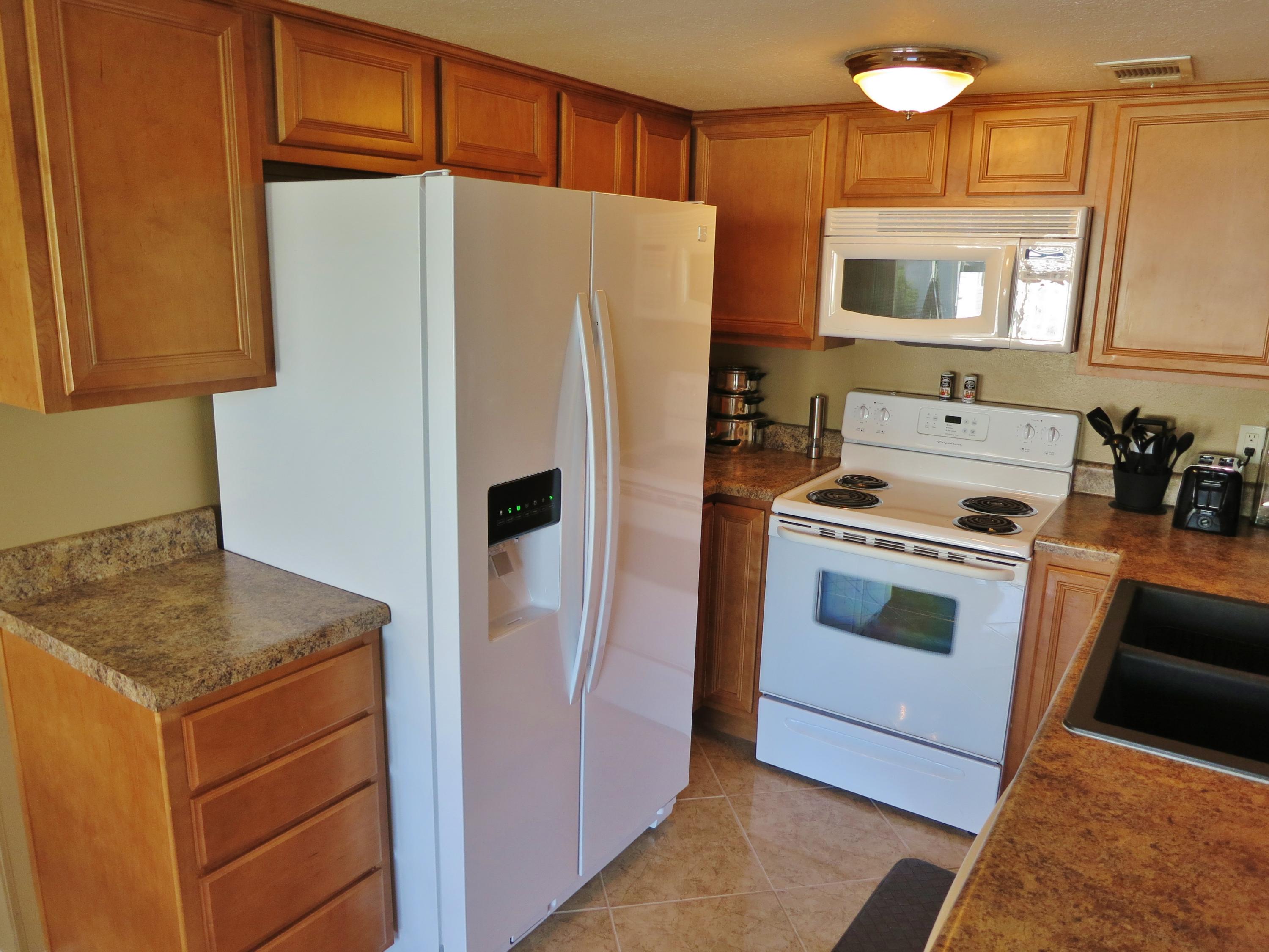 FINISTERRA CONDO - Residential