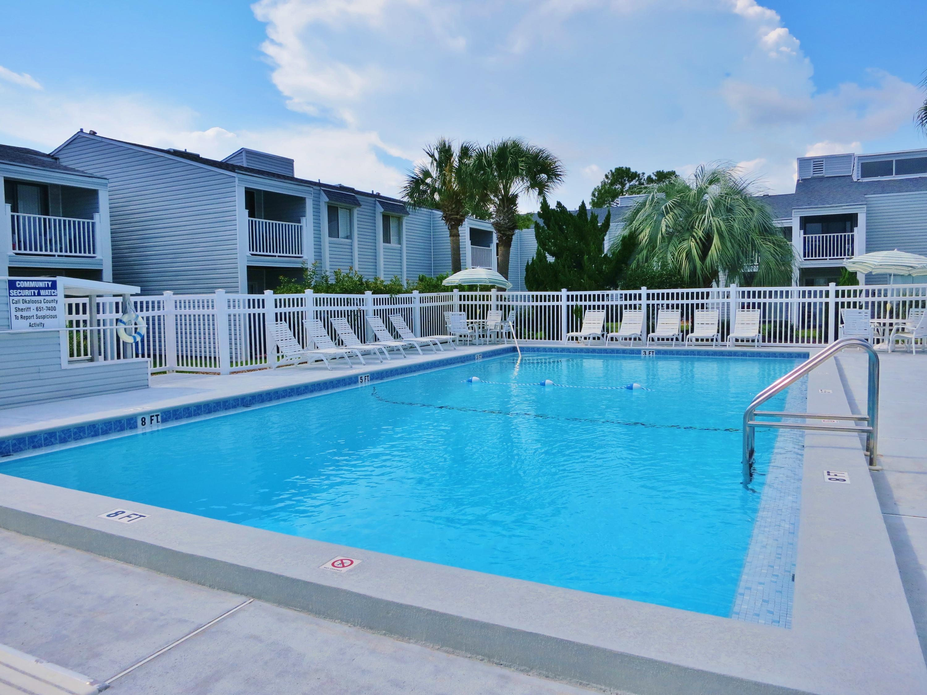 FINISTERRA CONDO - Residential