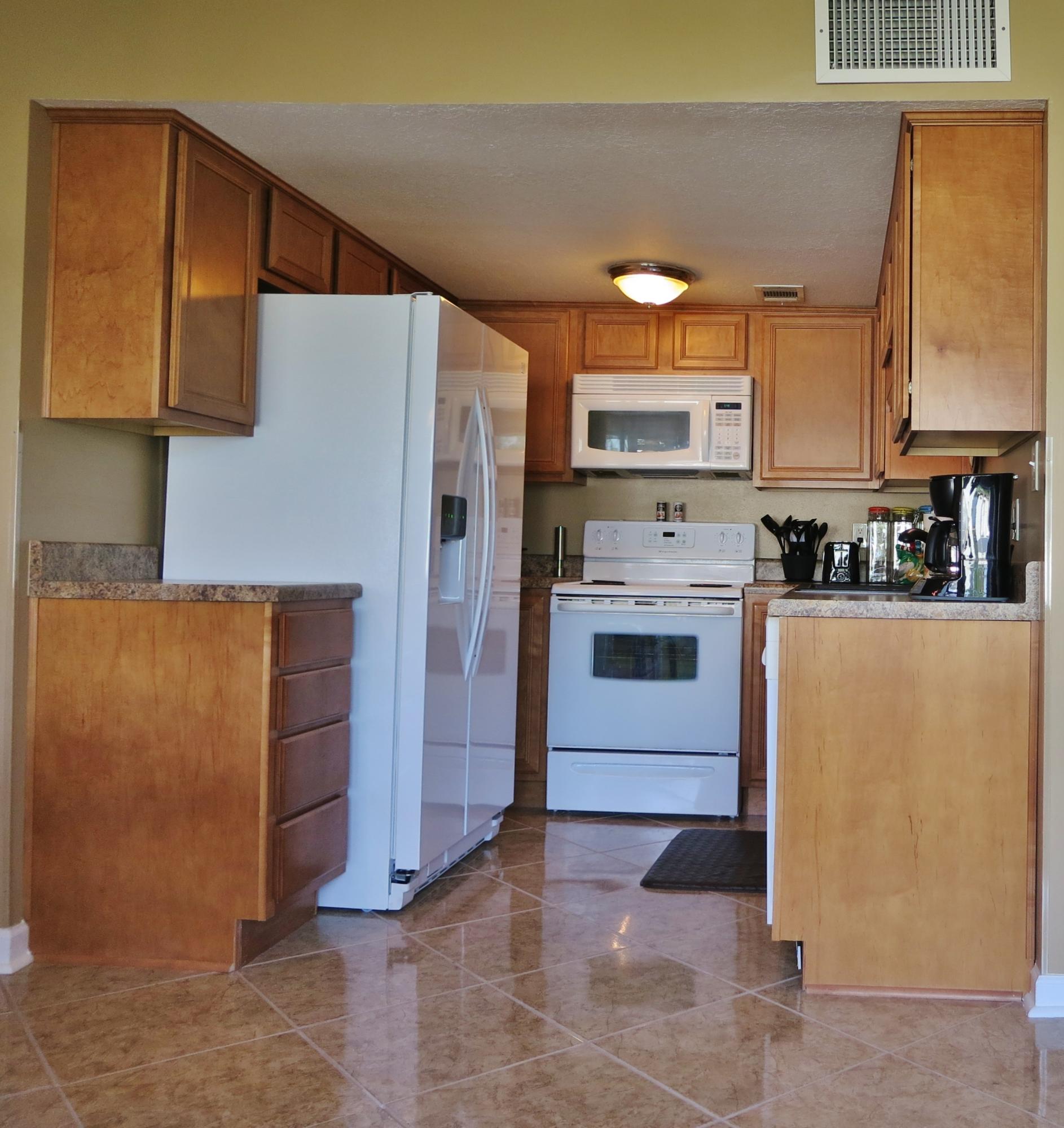 FINISTERRA CONDO - Residential