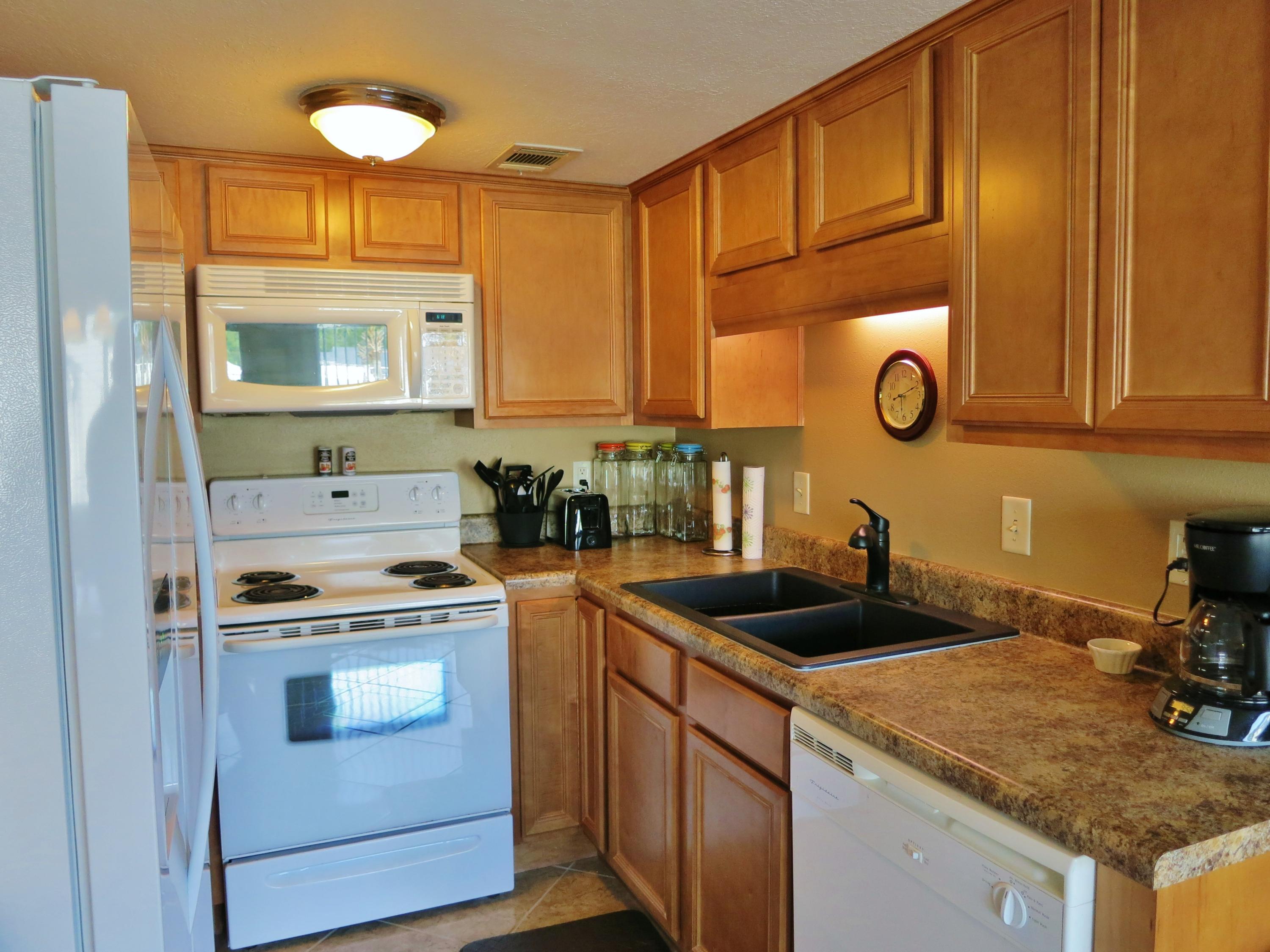 FINISTERRA CONDO - Residential