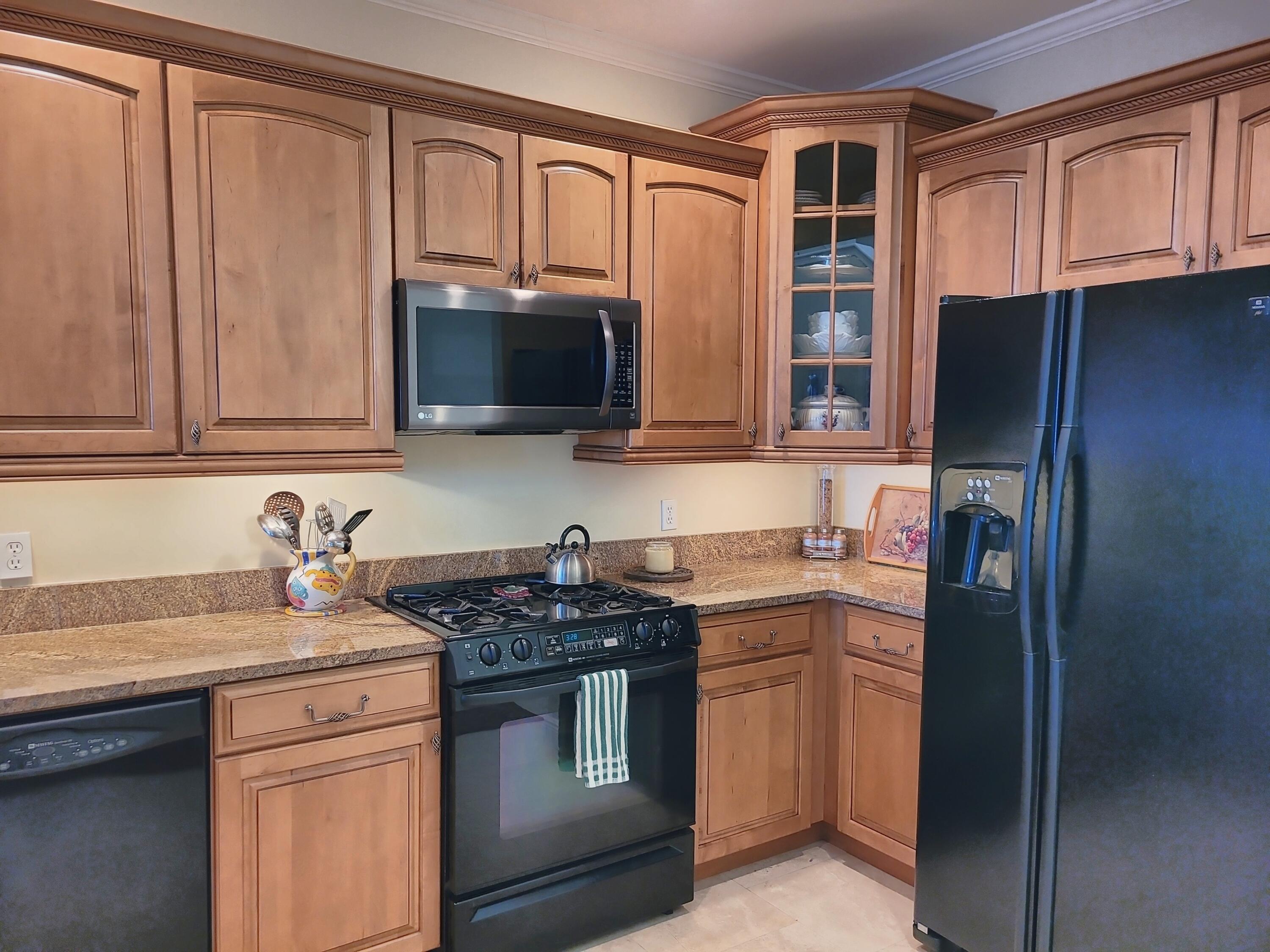 VANTAGE POINTE - Residential