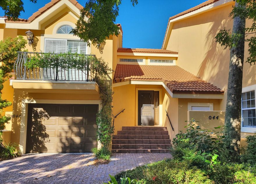 This beautiful fully furnished townhome has it all! Never Rented! Golf course & bay front. Both first floor and second floor master-suites have golf course and bay views. Spacious guest suite has a lovely balcony and a bonus room over the Kitchen makes a great office. Travertine tile, stone countertops, garage & separate outside storage room. The screened in Lanai is a great place to watch the dolphins play in the shallow waters of the bay. Sandestin Living has it all! Restaurants, Shopping, Music, Beach, Marina, Golf, Tennis, etc. Vantage Pt is tucked away in a private setting on a dead-end street. Perfect as Primary Res., Second Home or Vacation Rental. Neighbors are a welcoming group that gathers for Sunsets at Bayside & nearby community pool. Room dimensions to be verified by buyer.