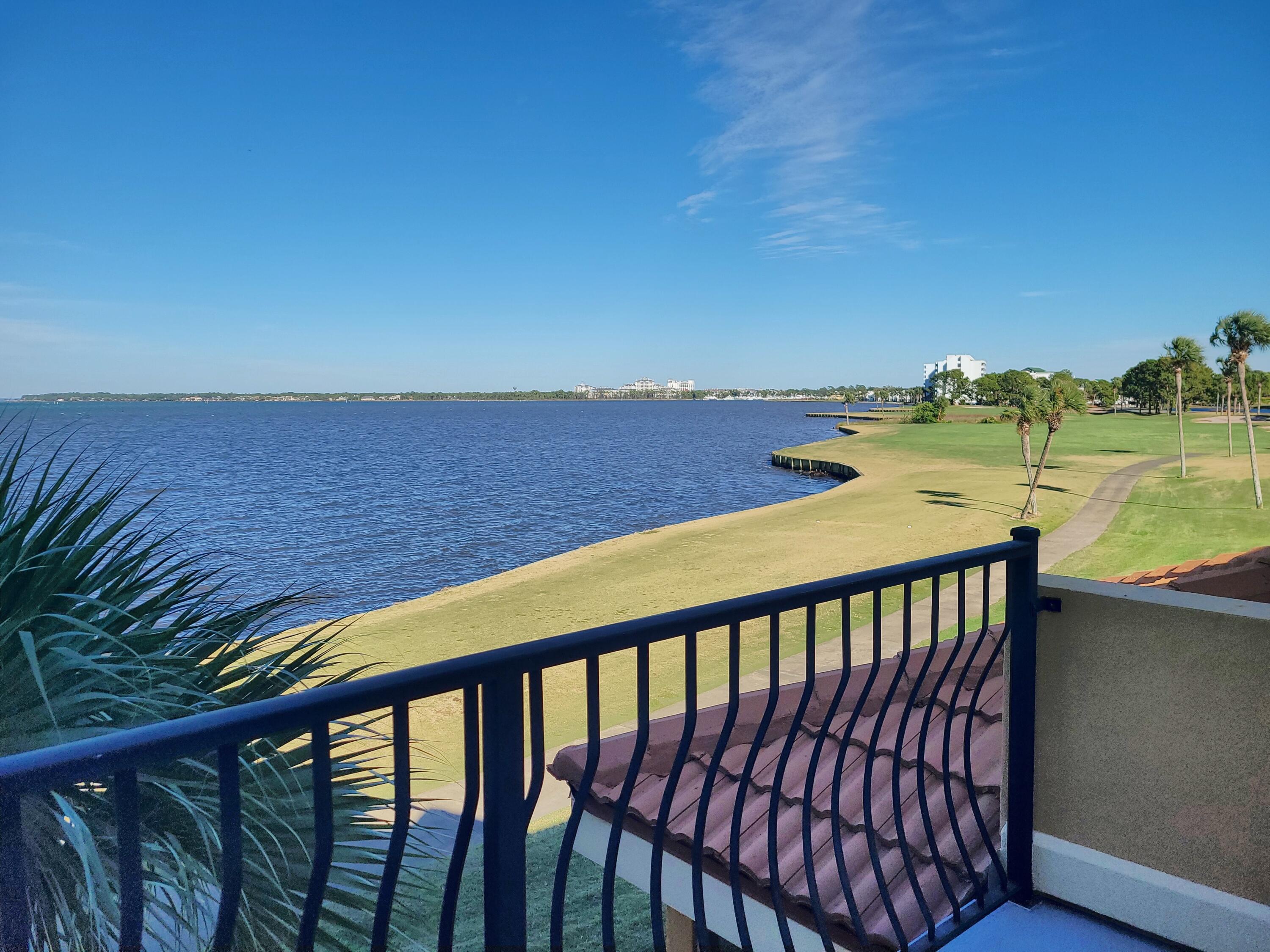 VANTAGE POINTE - Residential