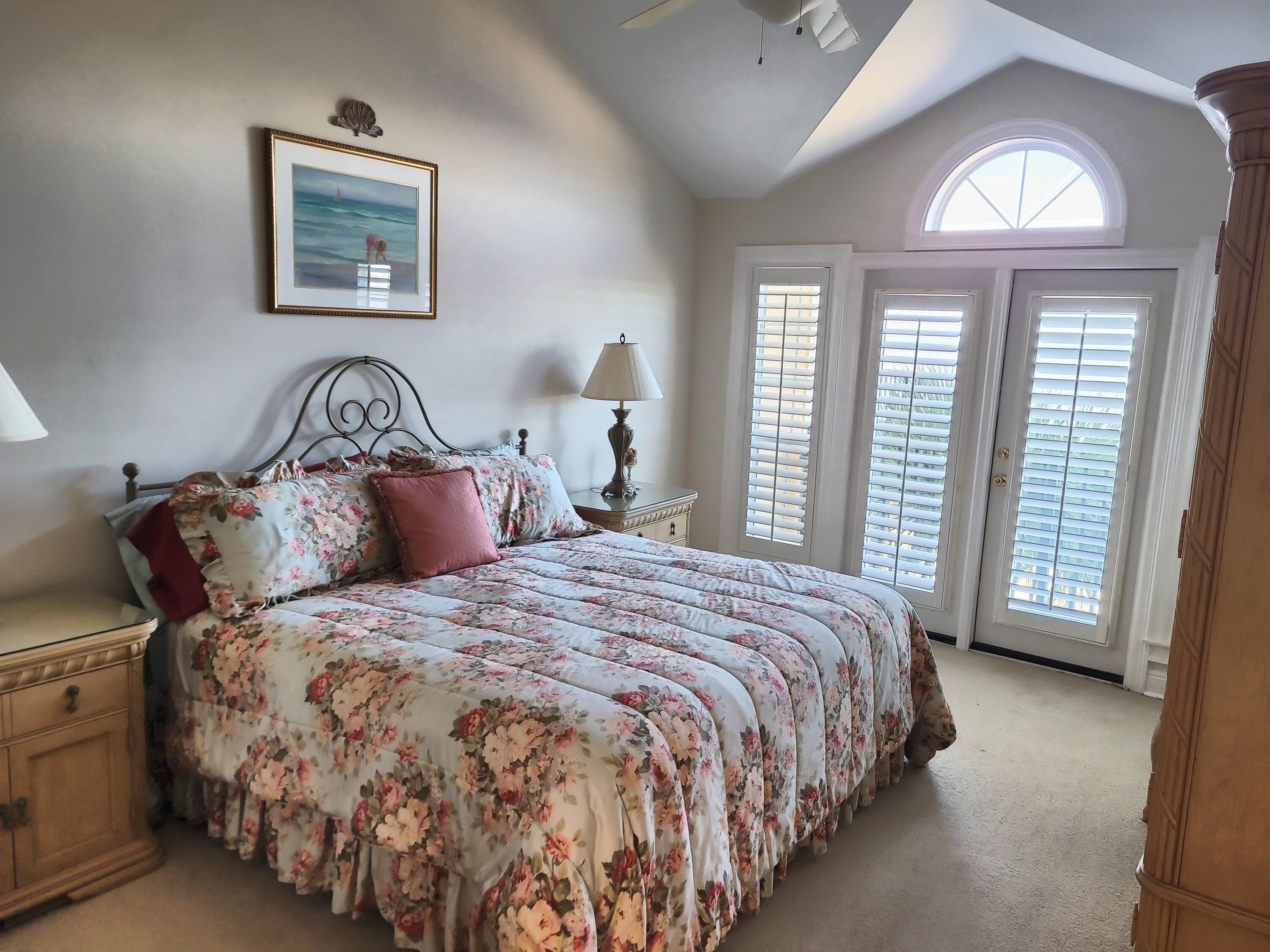 VANTAGE POINTE - Residential