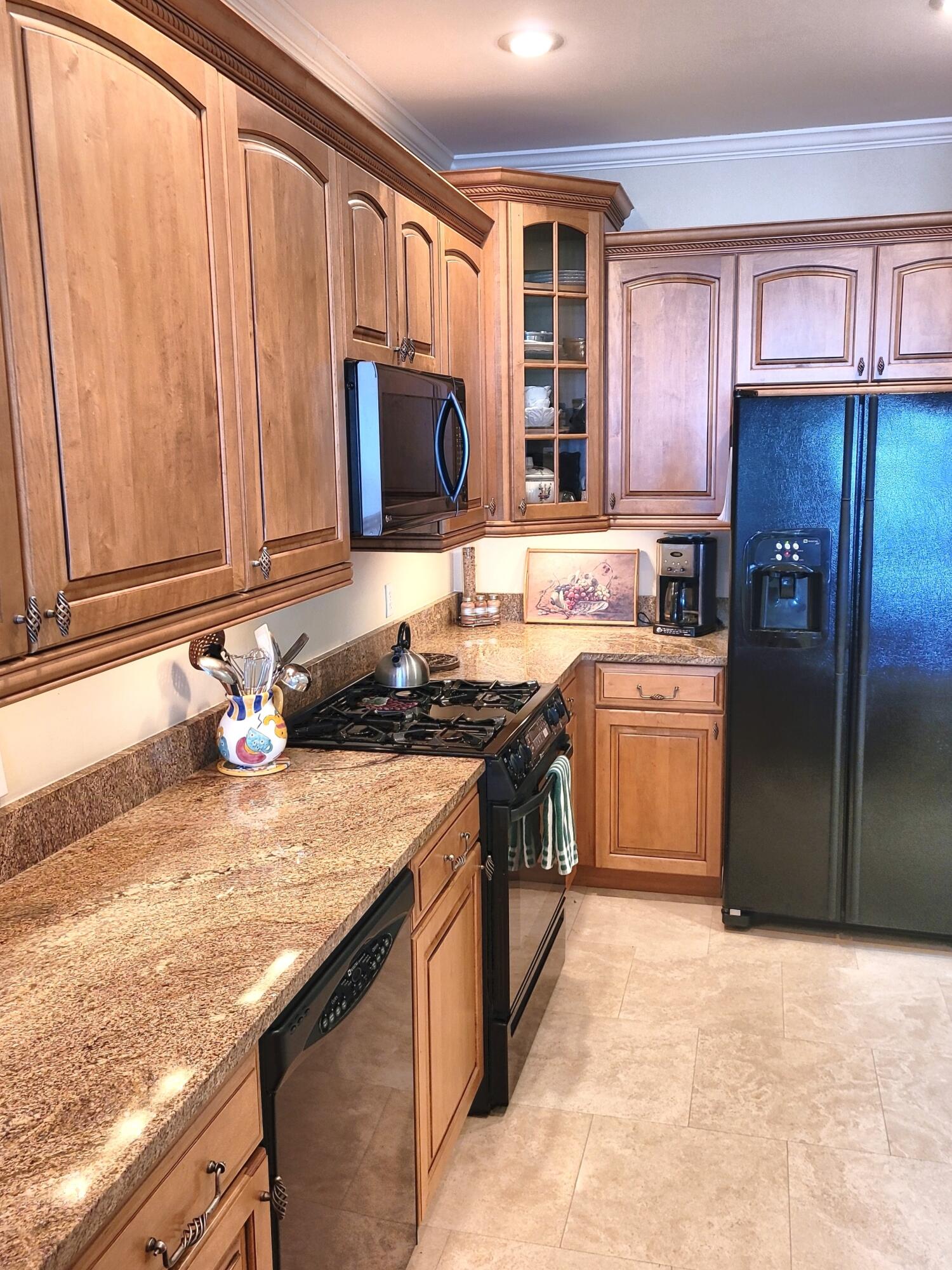 VANTAGE POINTE - Residential