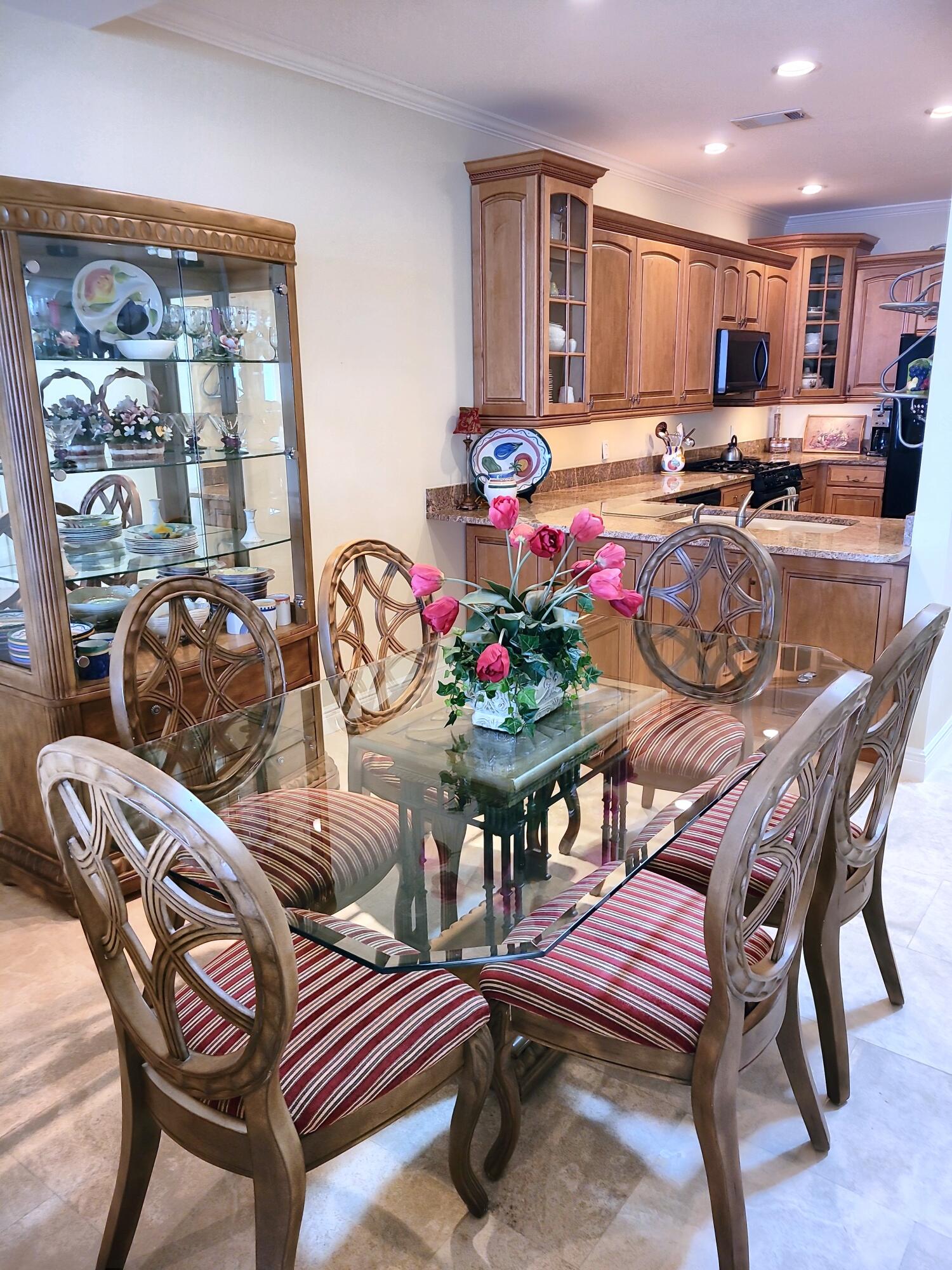 VANTAGE POINTE - Residential