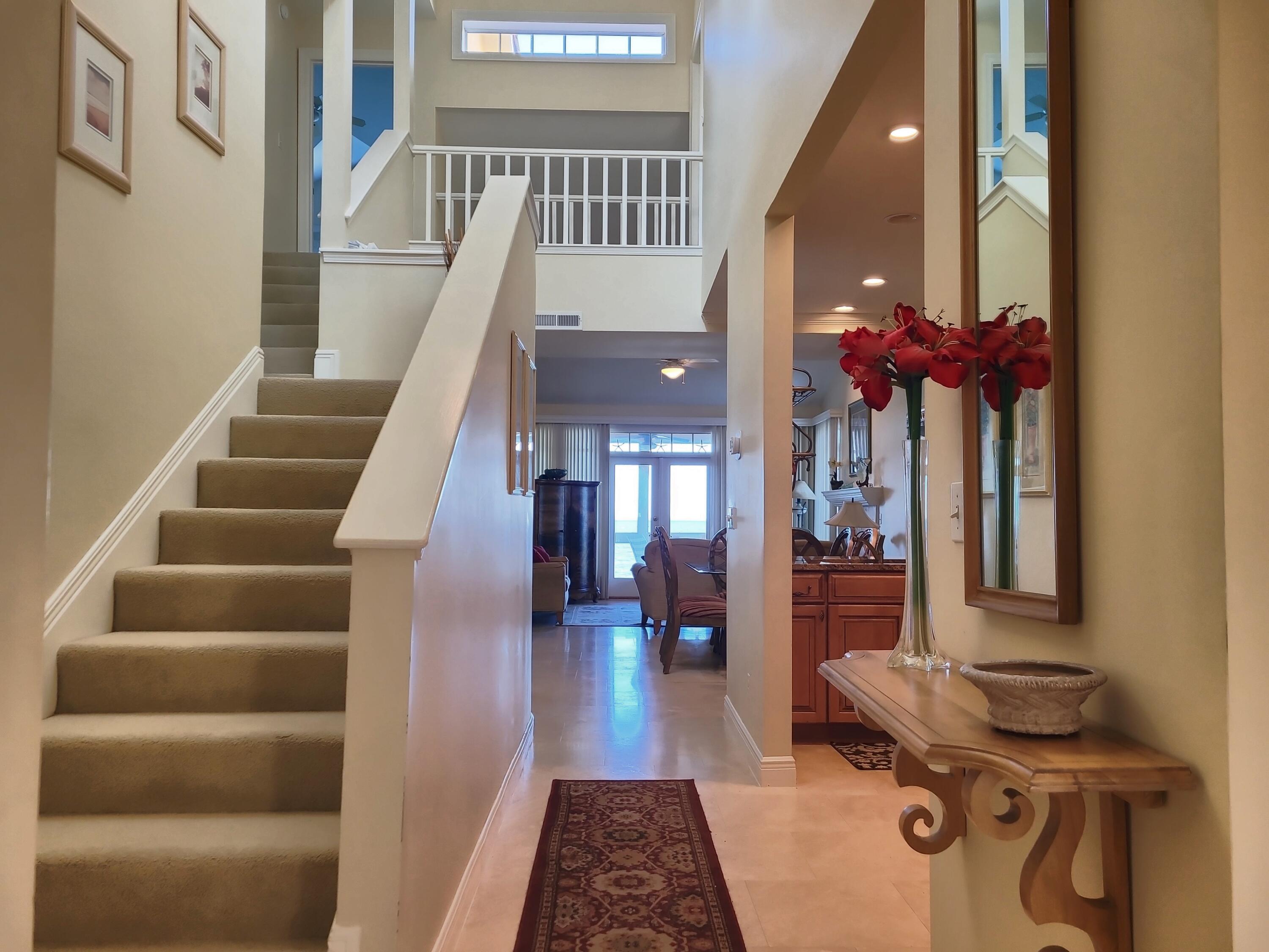 VANTAGE POINTE - Residential