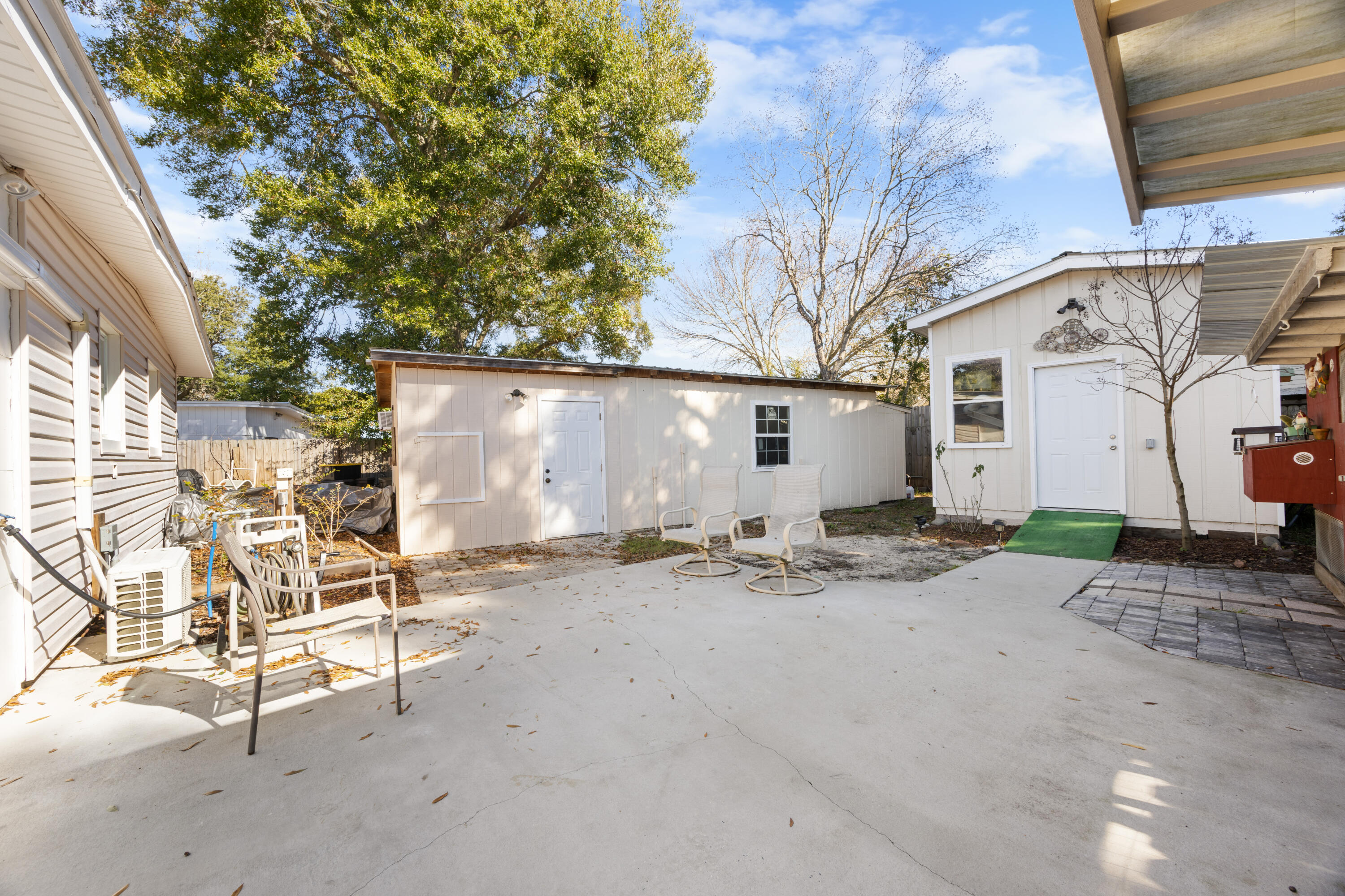 ELLIOTTS POINT 7TH ADDN - Residential