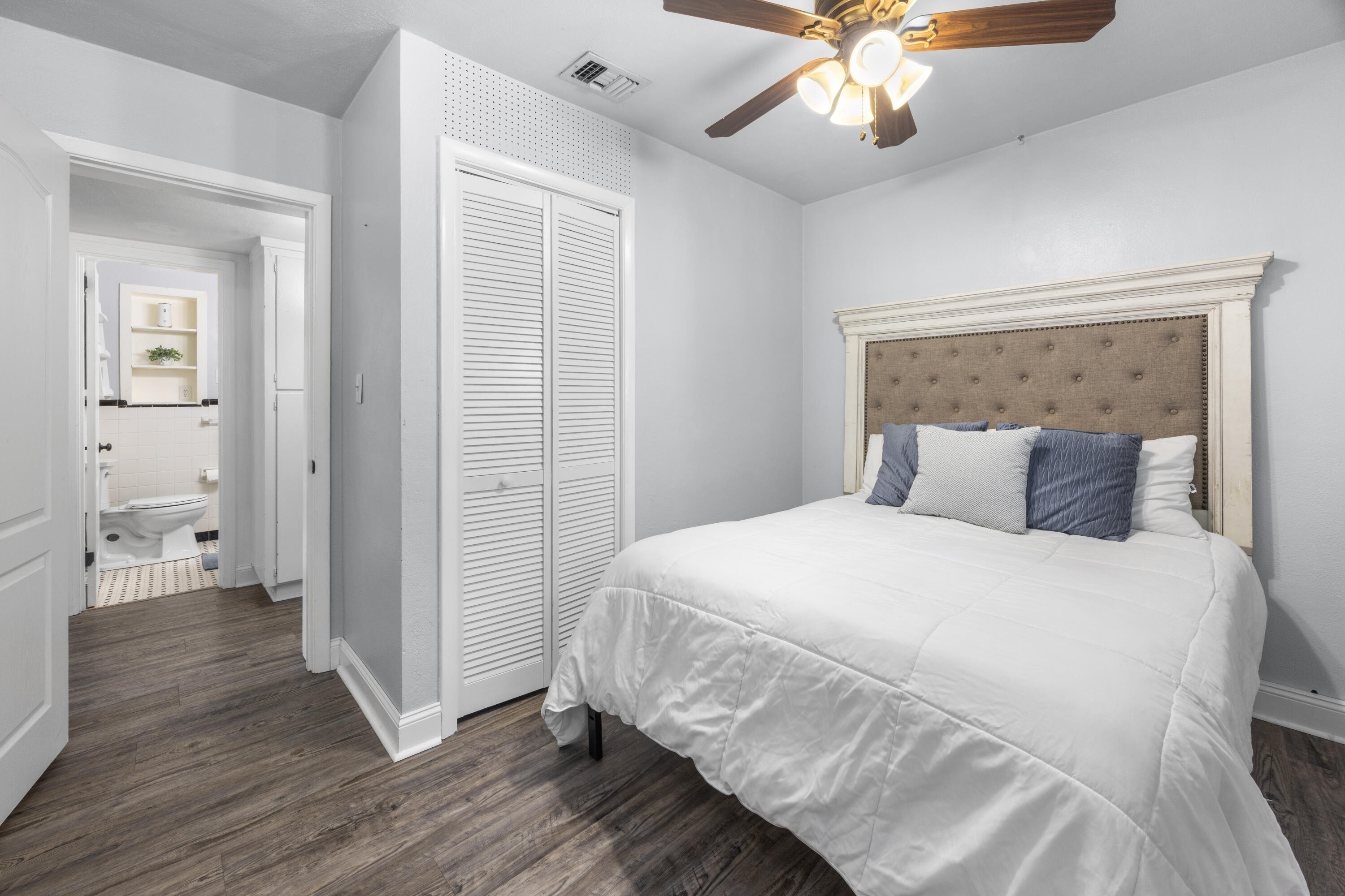 ELLIOTTS POINT 7TH ADDN - Residential